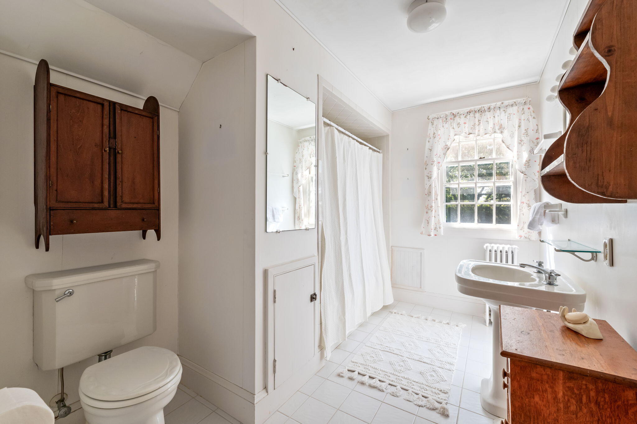 32 Chapoquoit Road