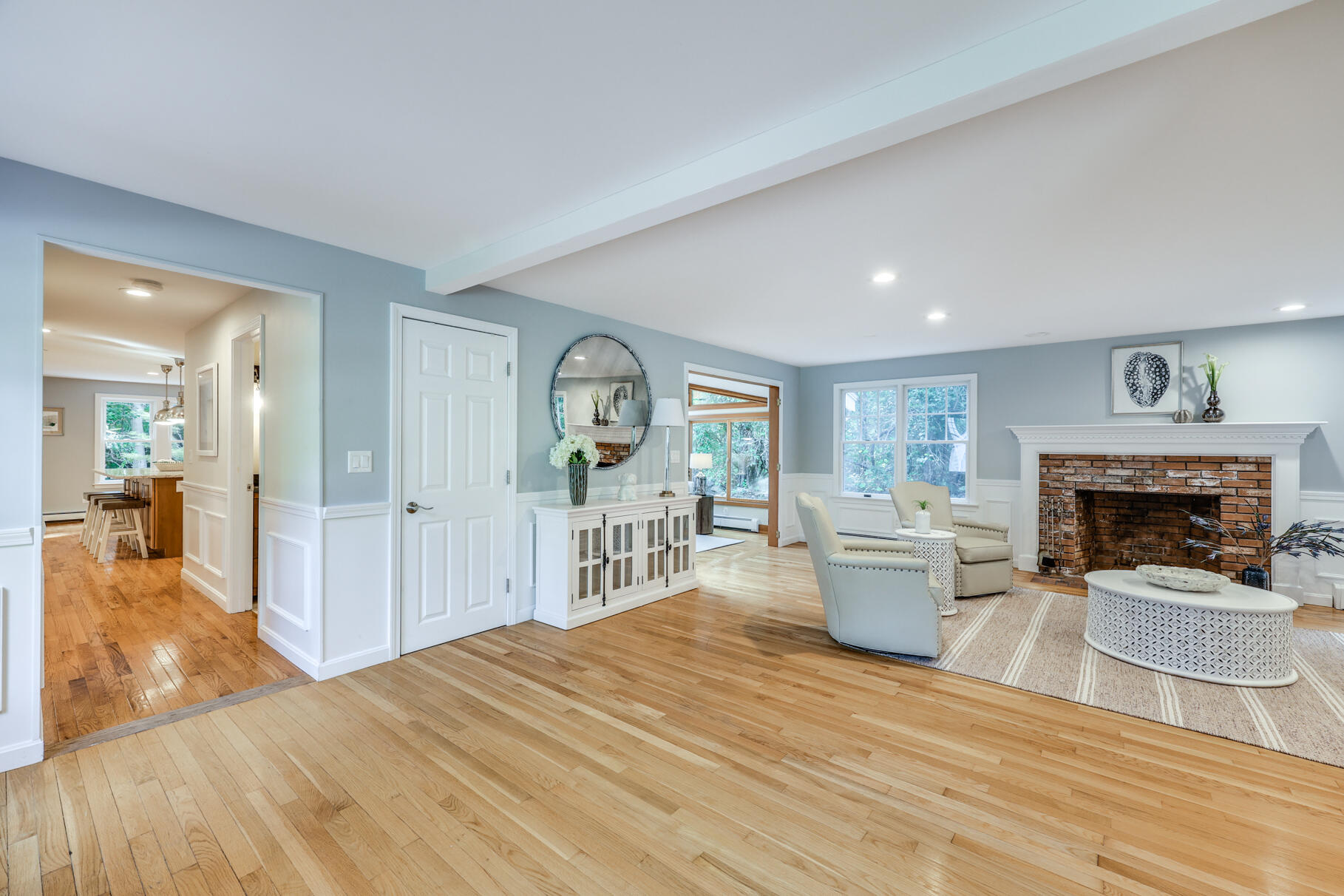71 Colonial Way