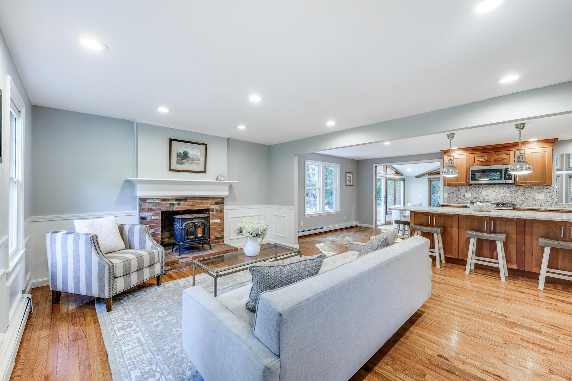 71 Colonial Way