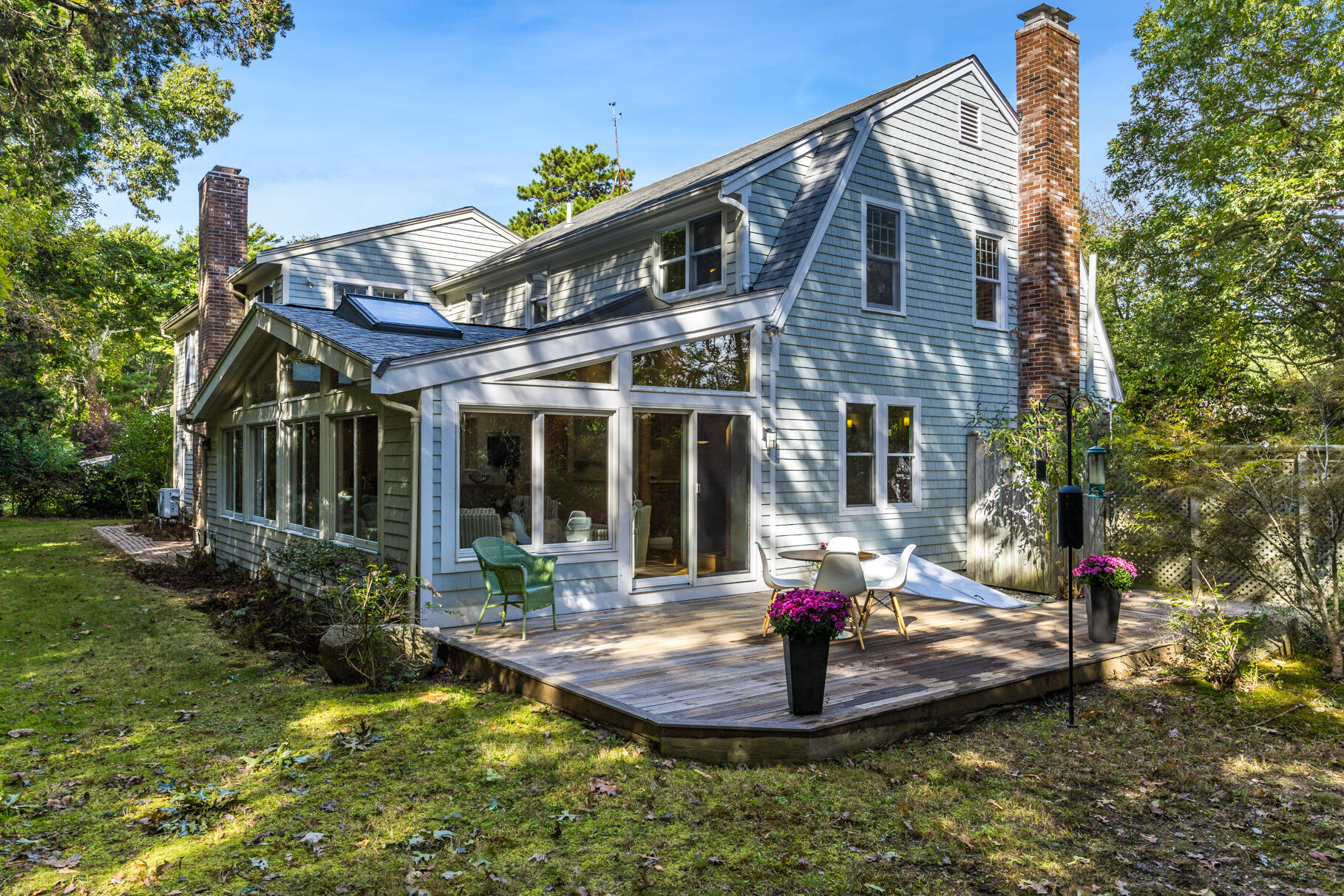 71 Colonial Way
