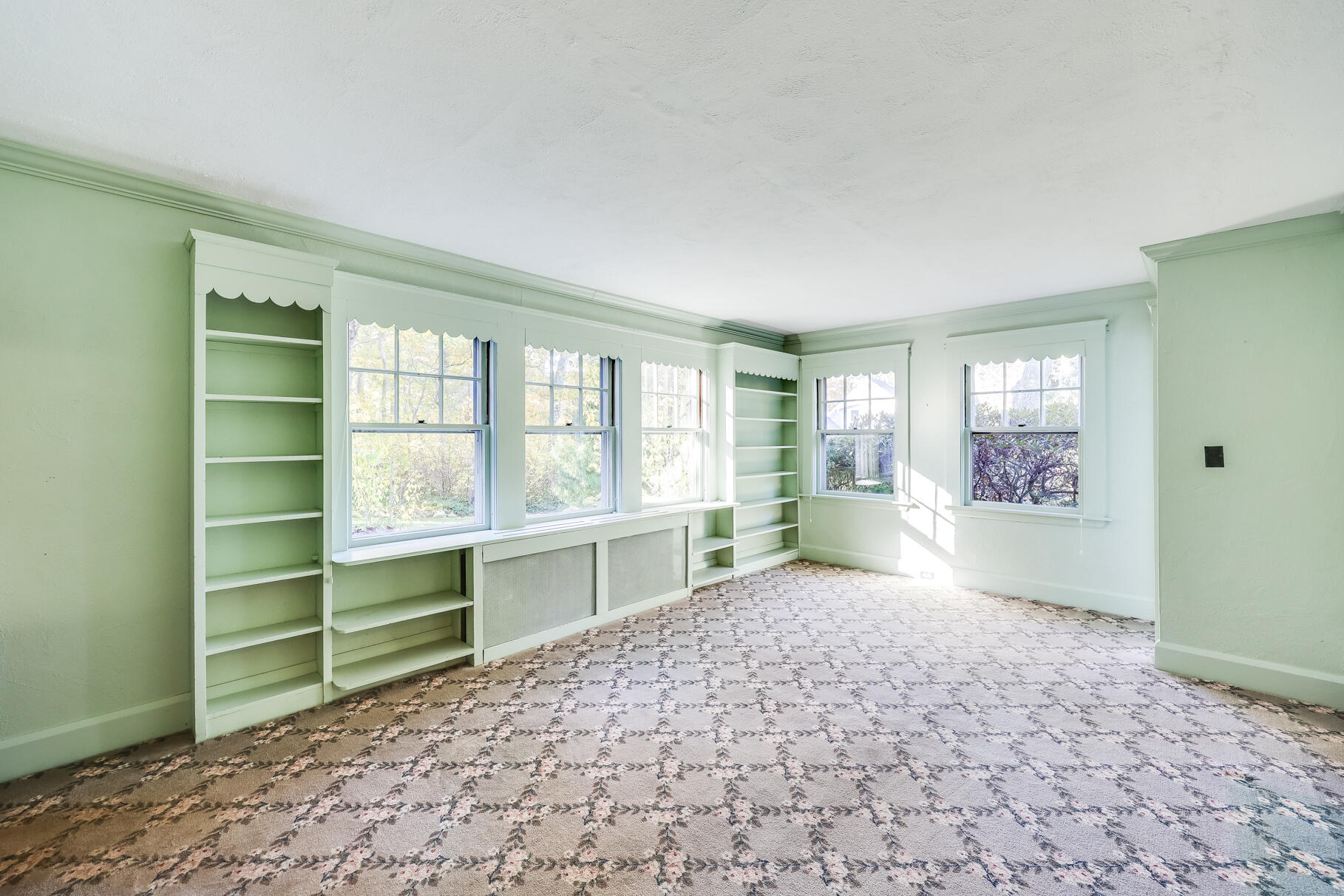 69 Hamlin Avenue