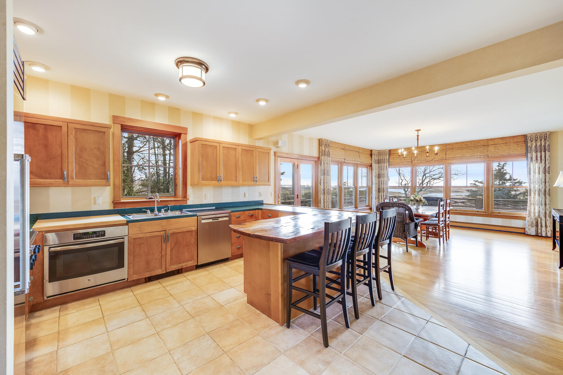 360 W Falmouth Highway