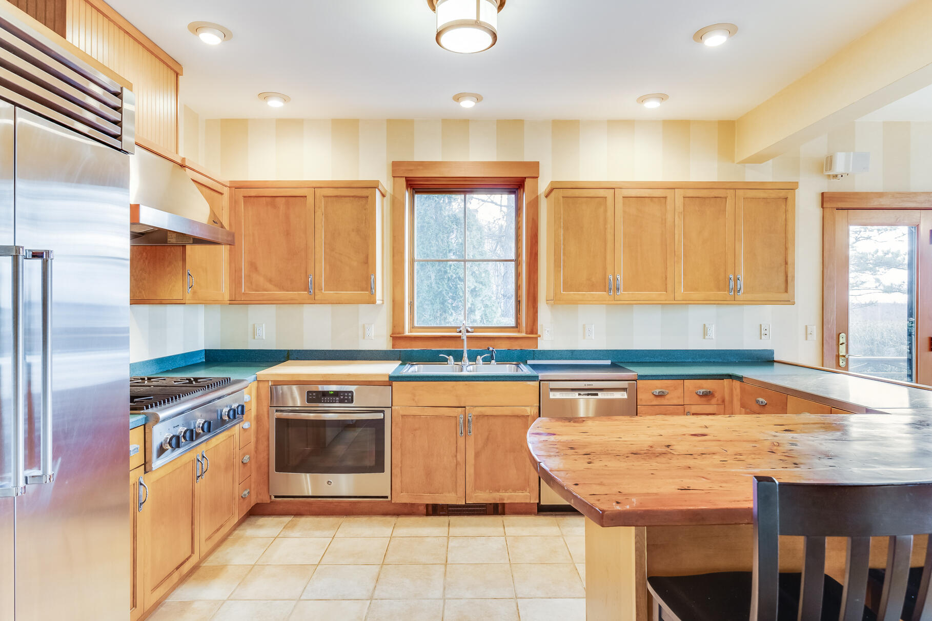 360 W Falmouth Highway