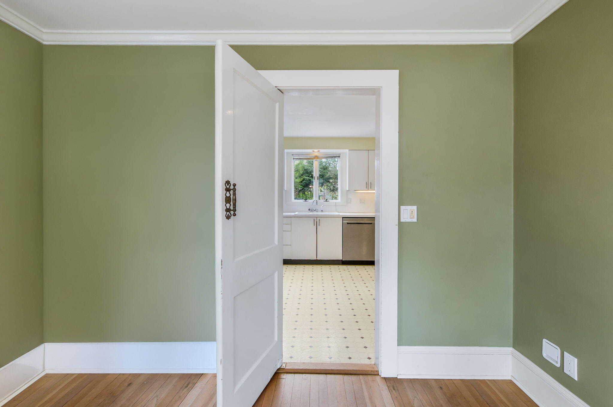 61 Oakwood Avenue