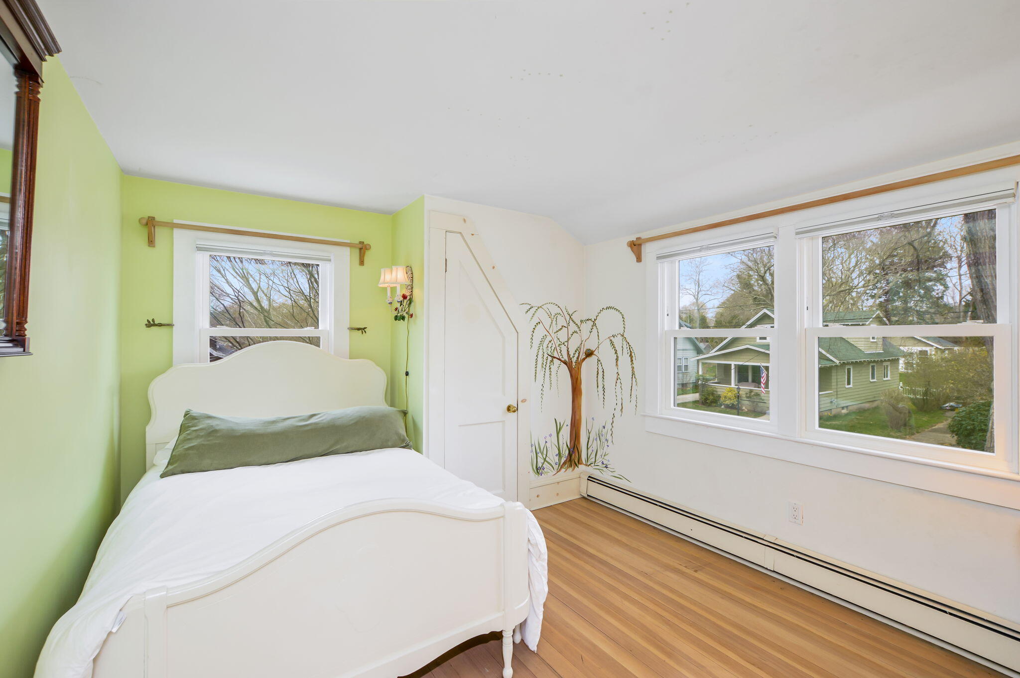 61 Oakwood Avenue