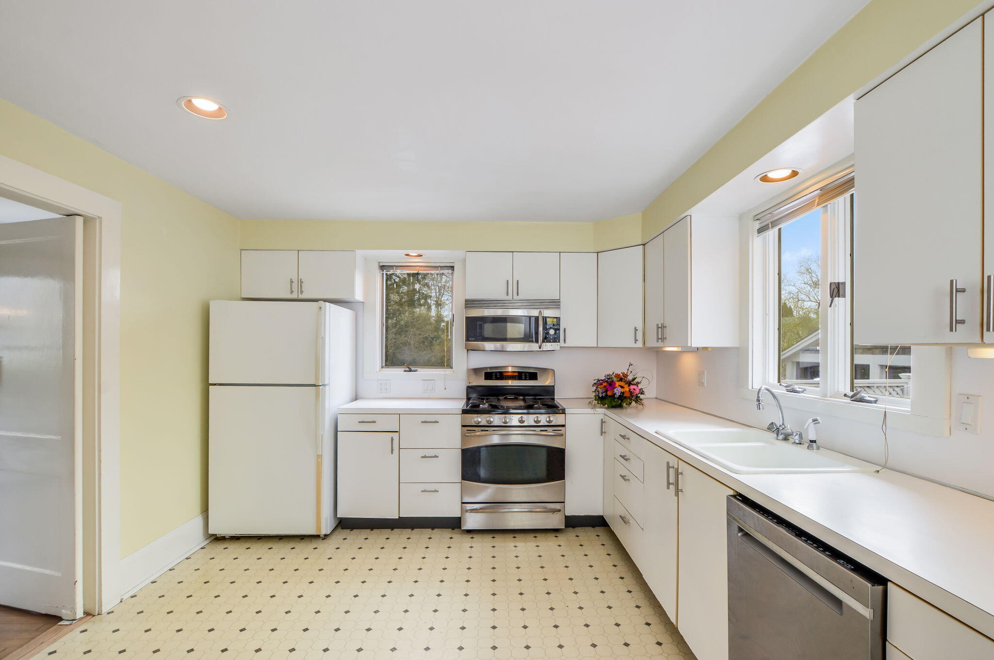 61 Oakwood Avenue