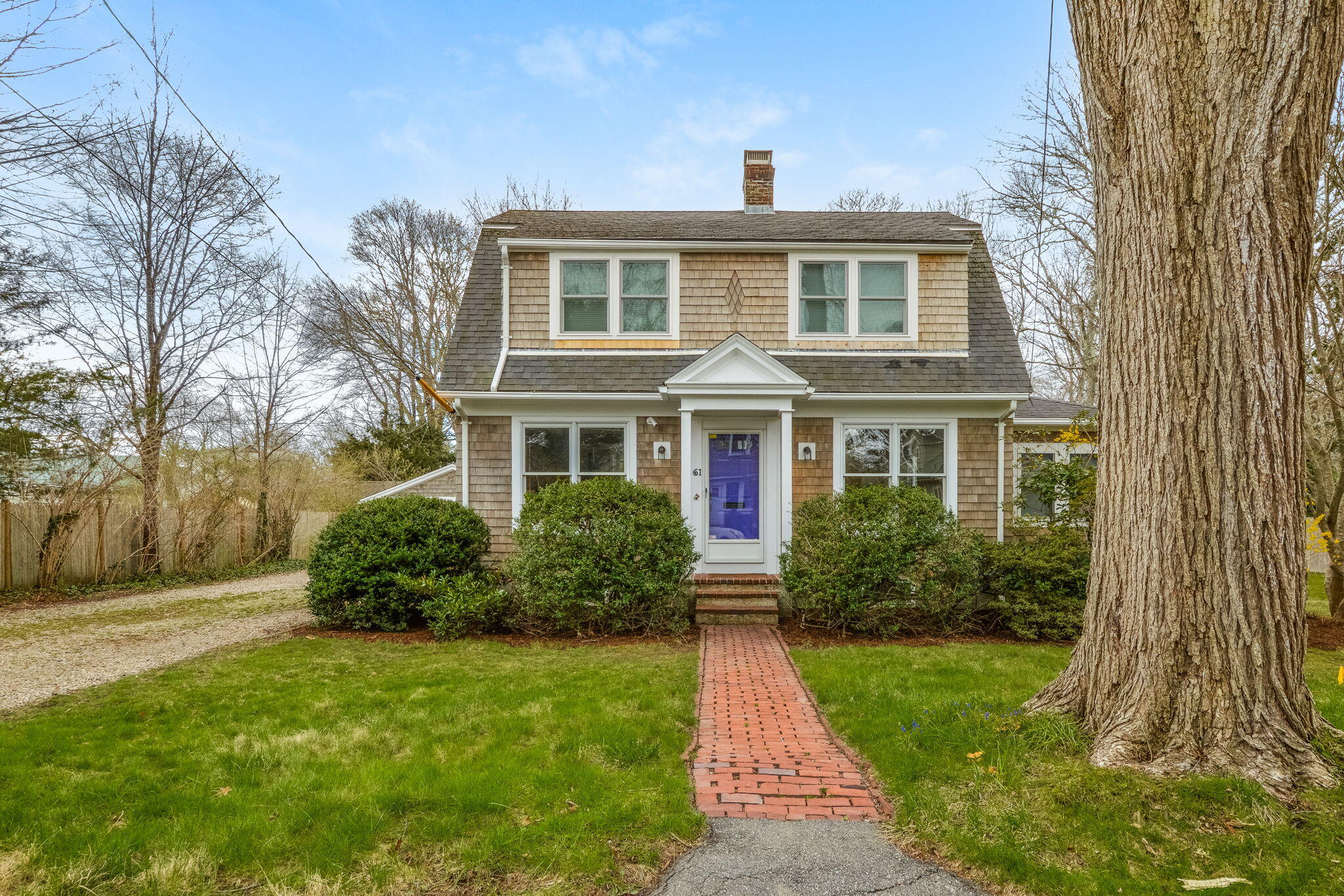 61 Oakwood Avenue