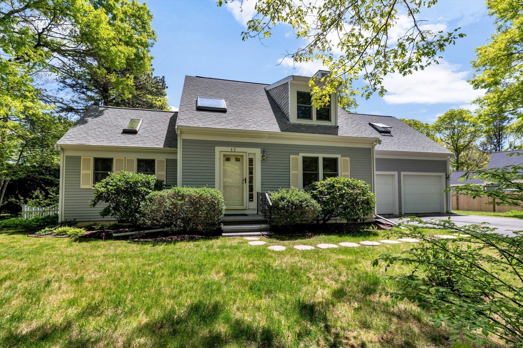 17 Greenway Circle