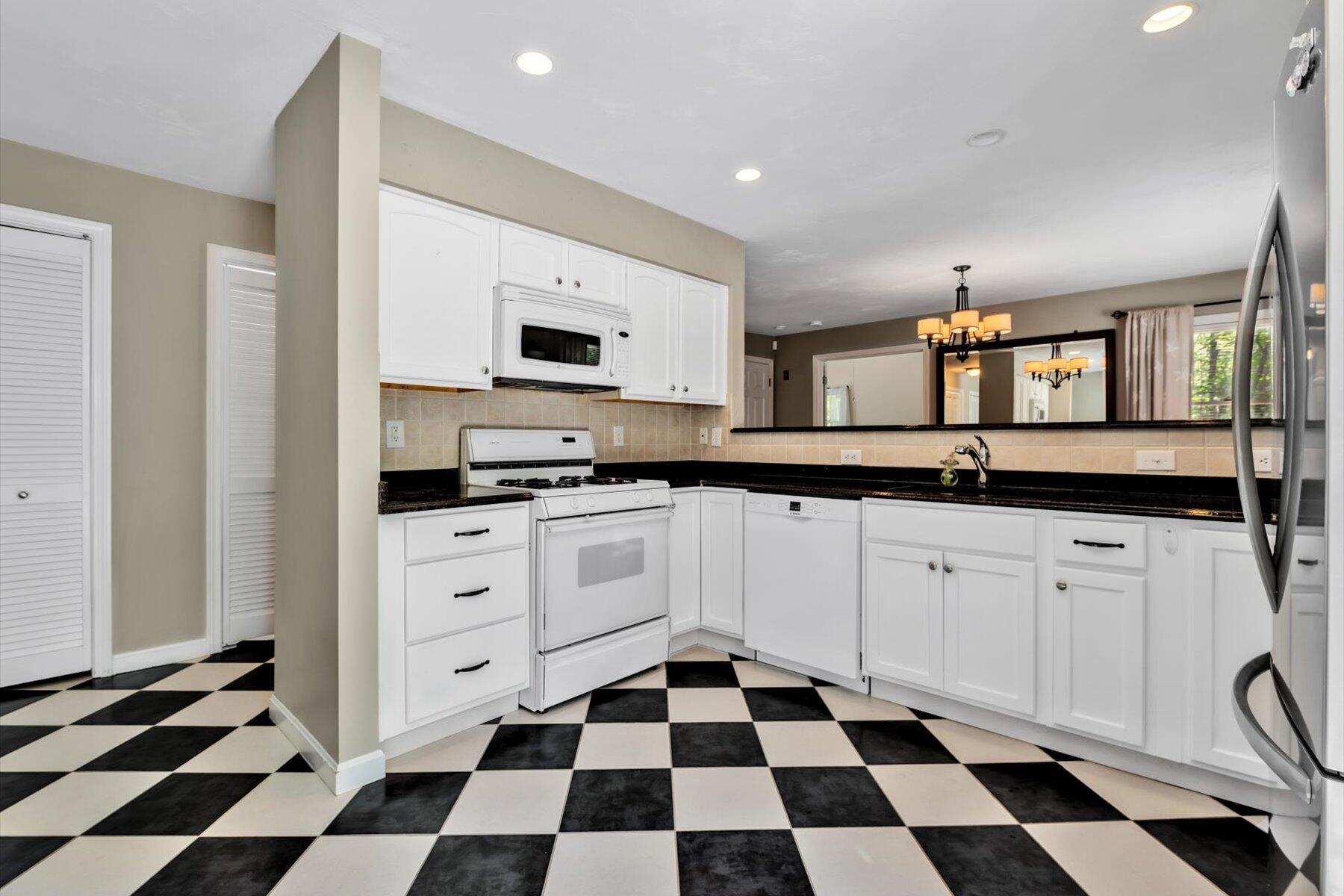 17 Greenway Circle