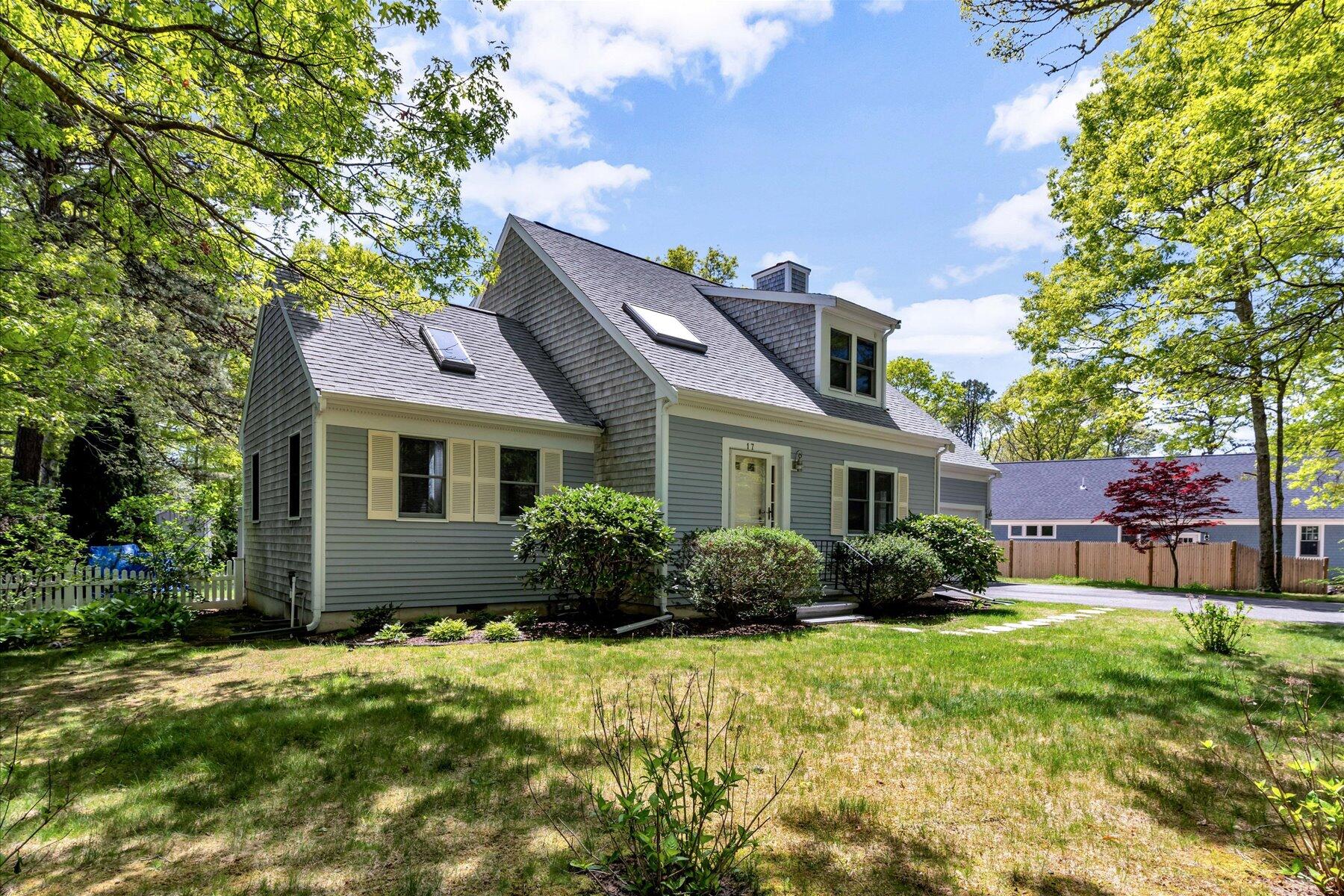 17 Greenway Circle