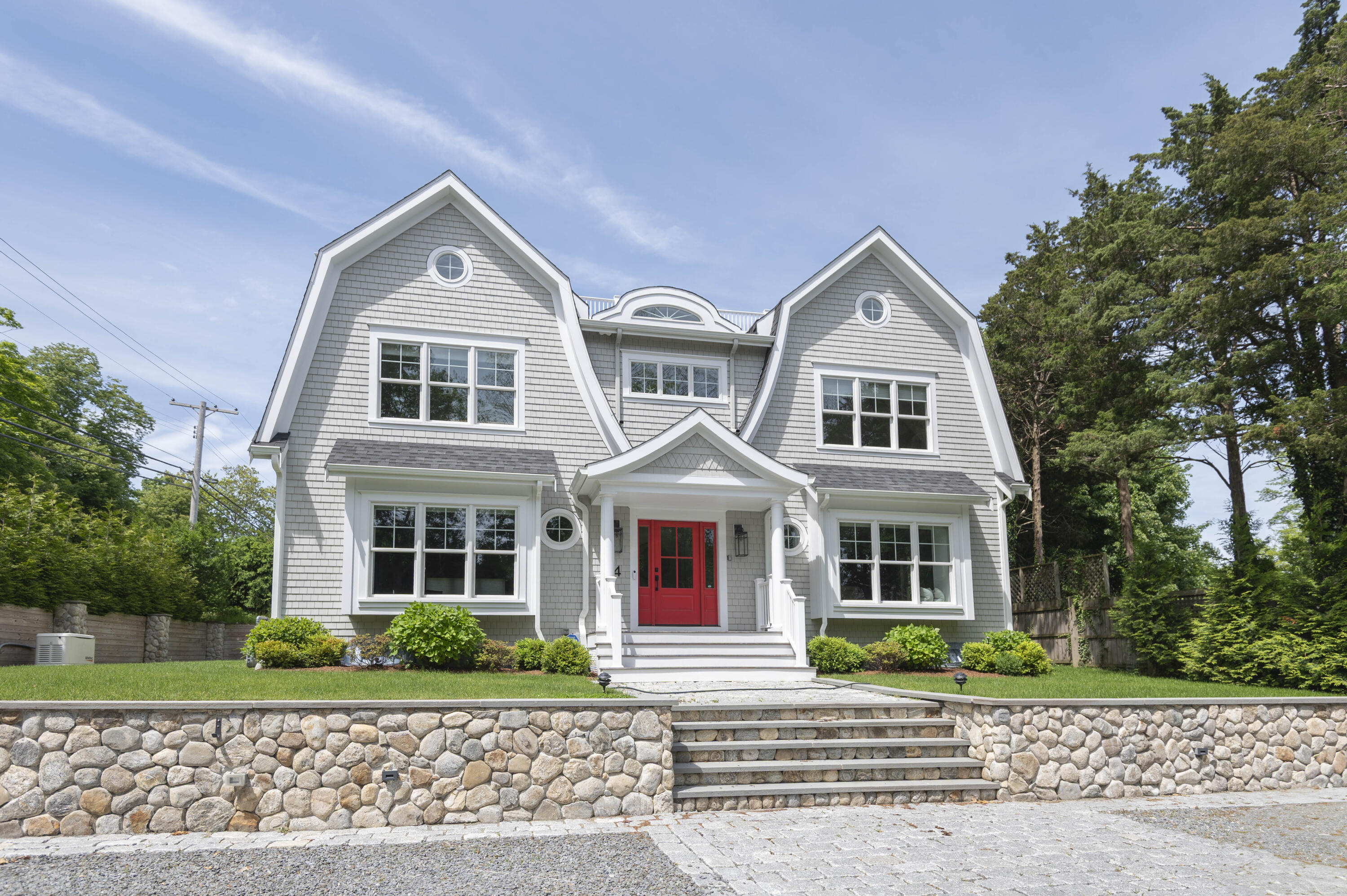 4 Leslie Street