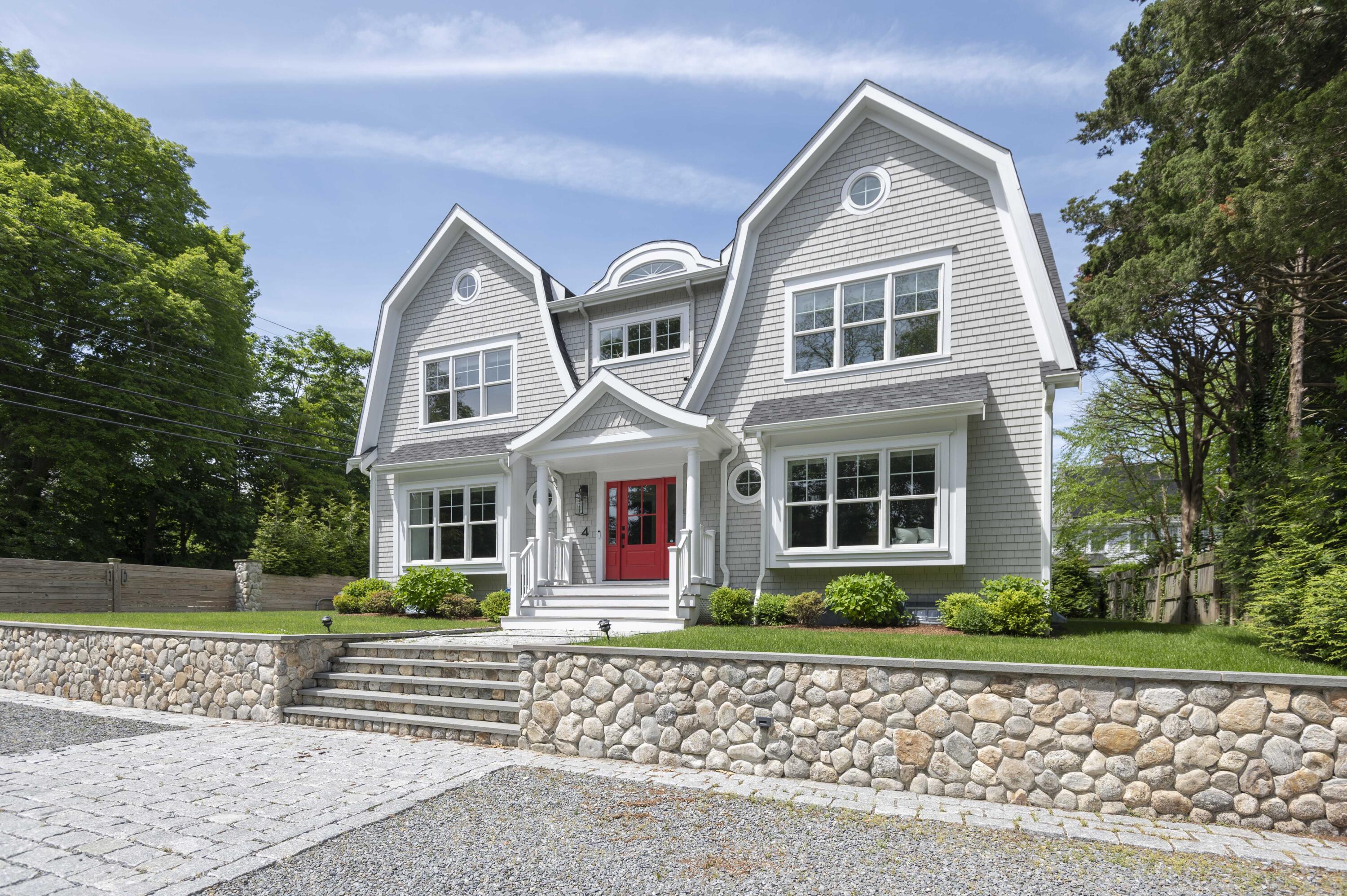 4 Leslie Street