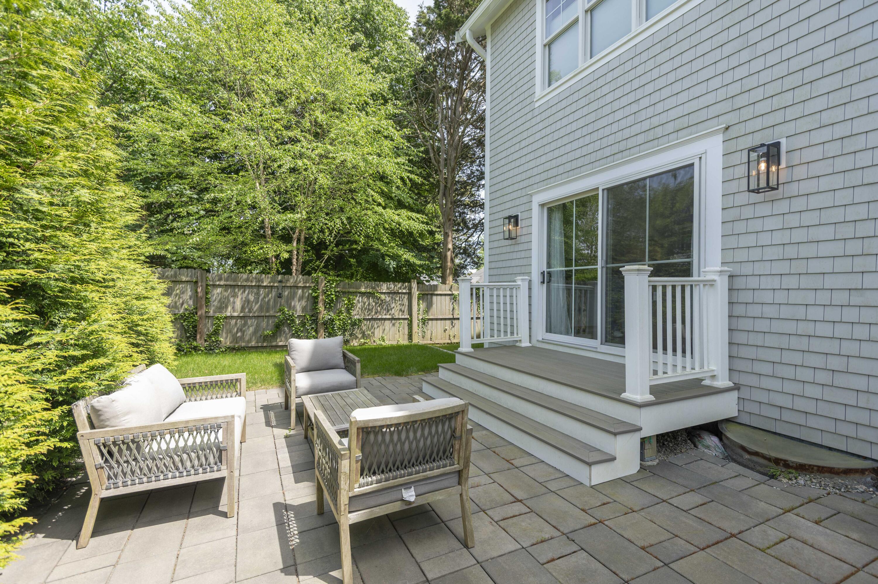 4 Leslie Street