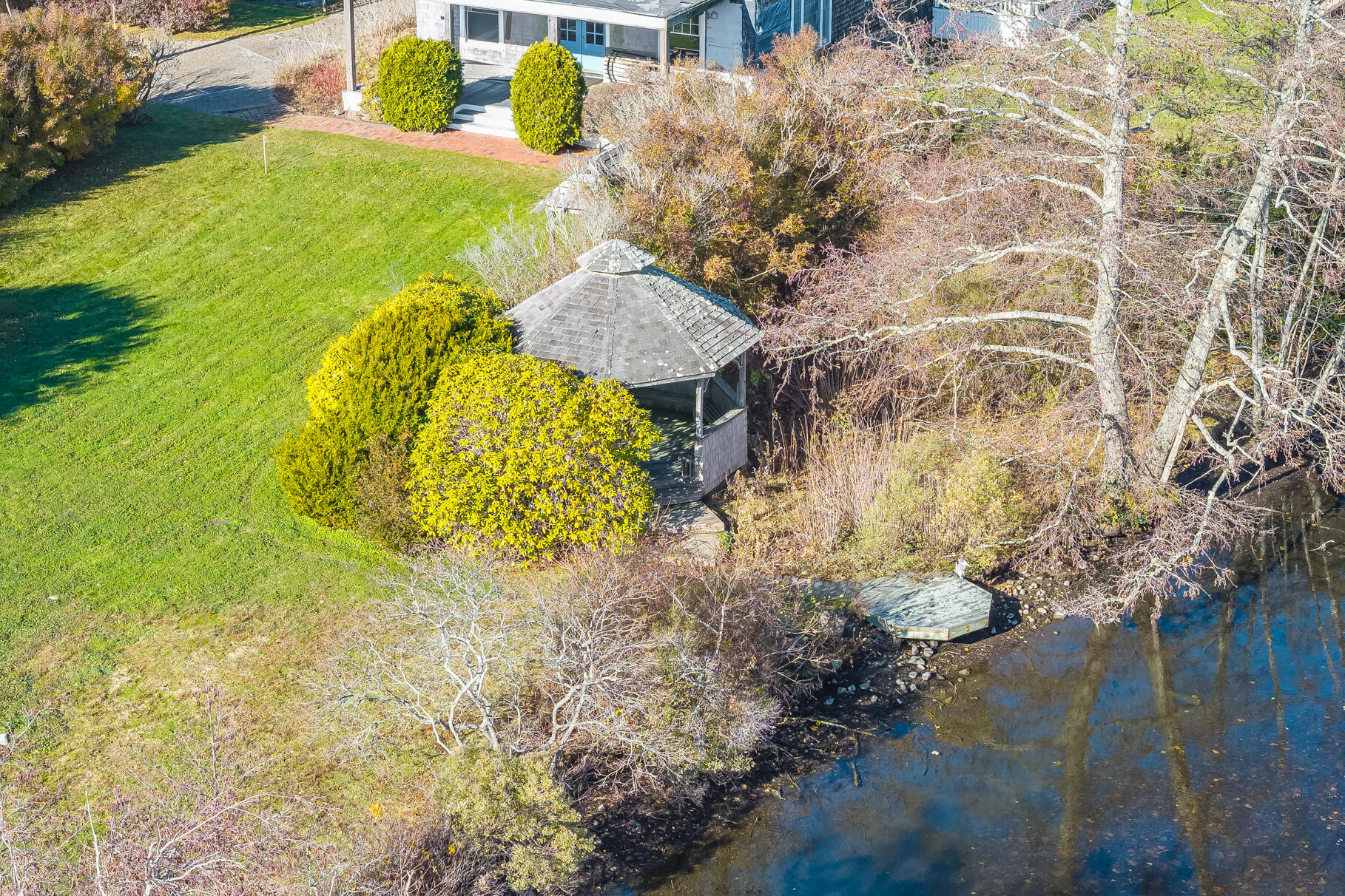 15 Hedge Lane