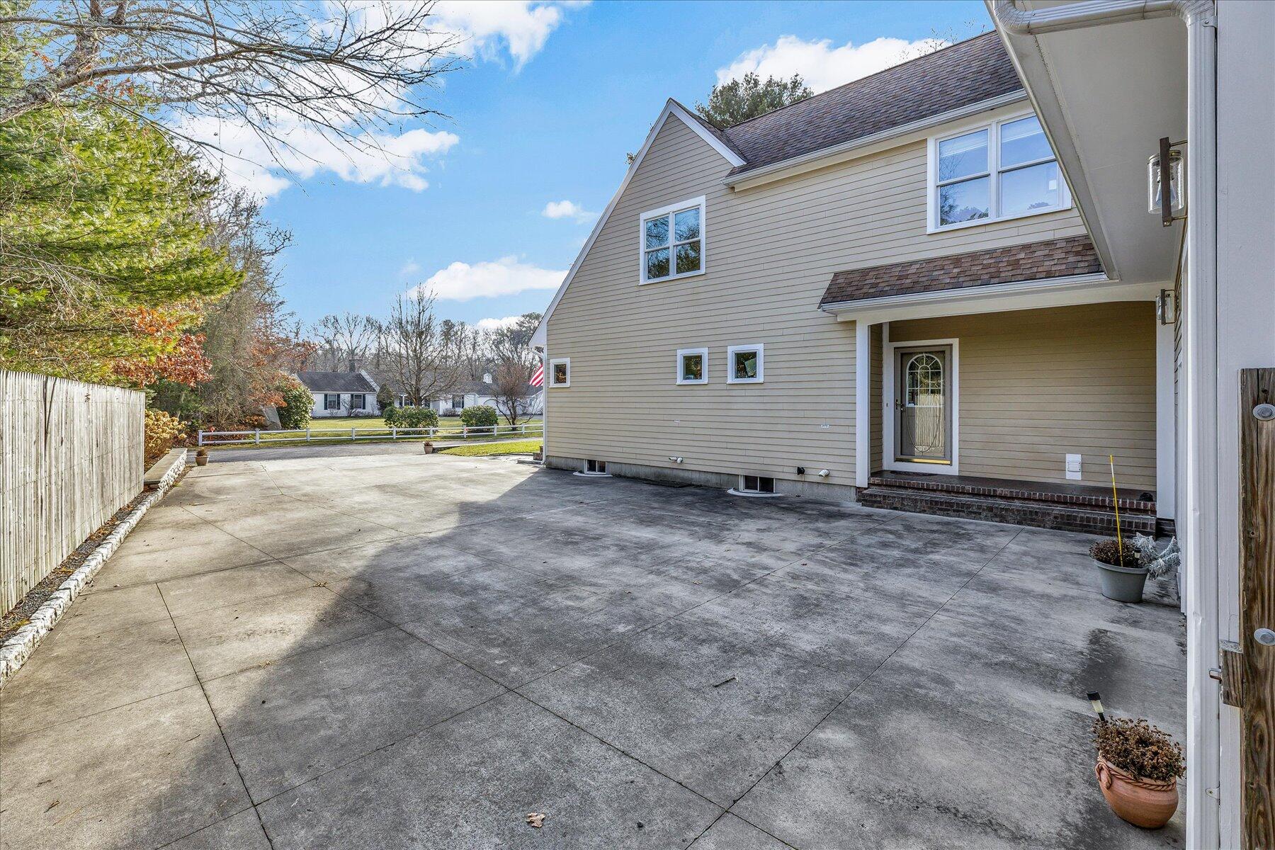 10 Rockledge Drive