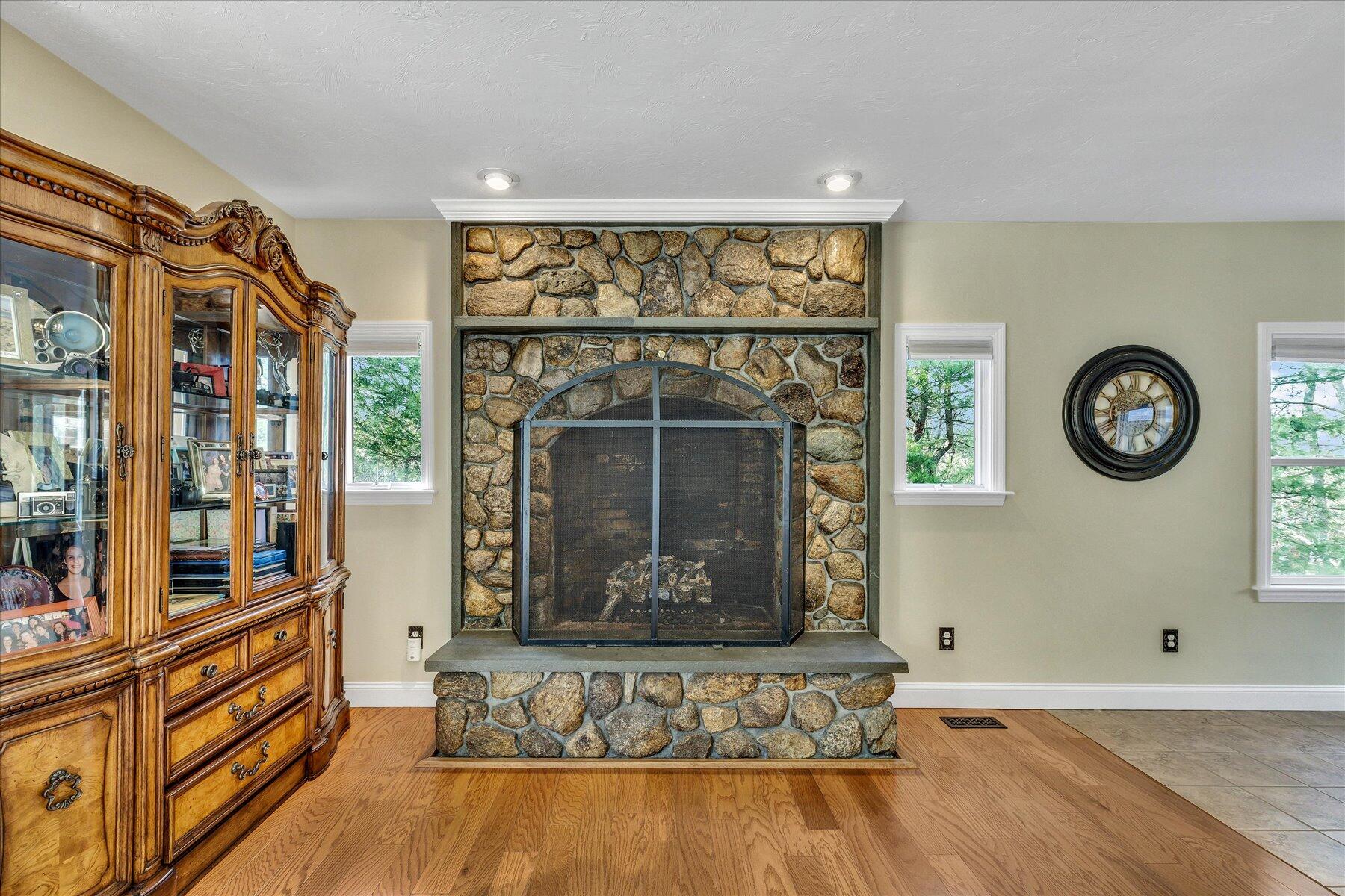 10 Rockledge Drive