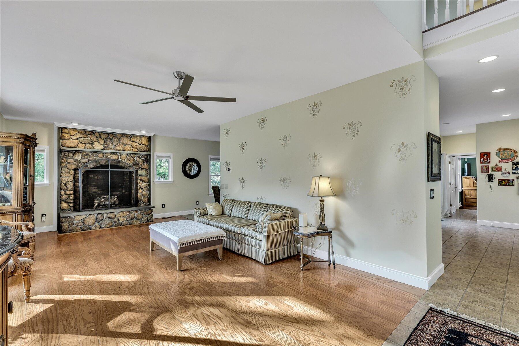 10 Rockledge Drive
