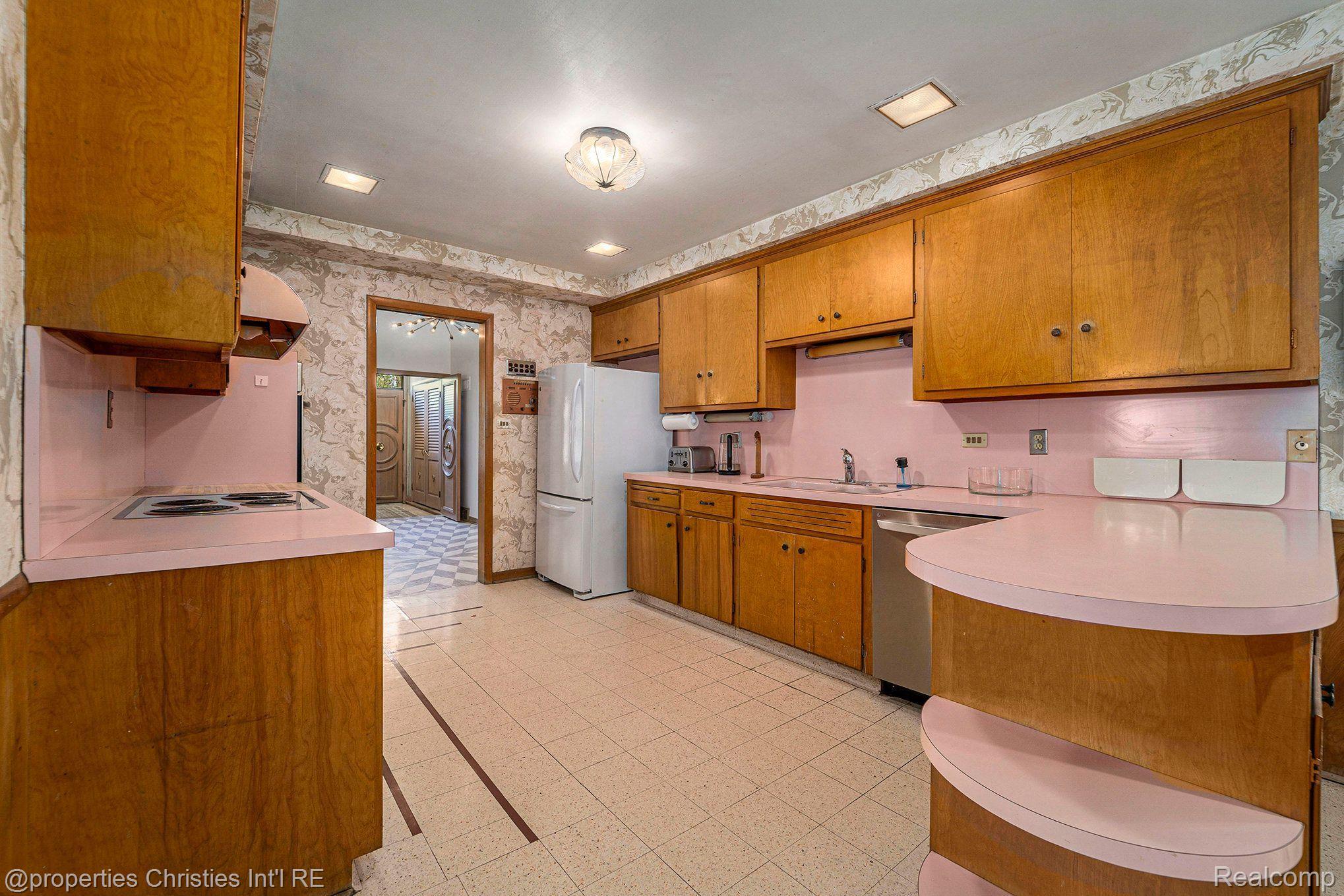 13155 SHERWOOD Drive