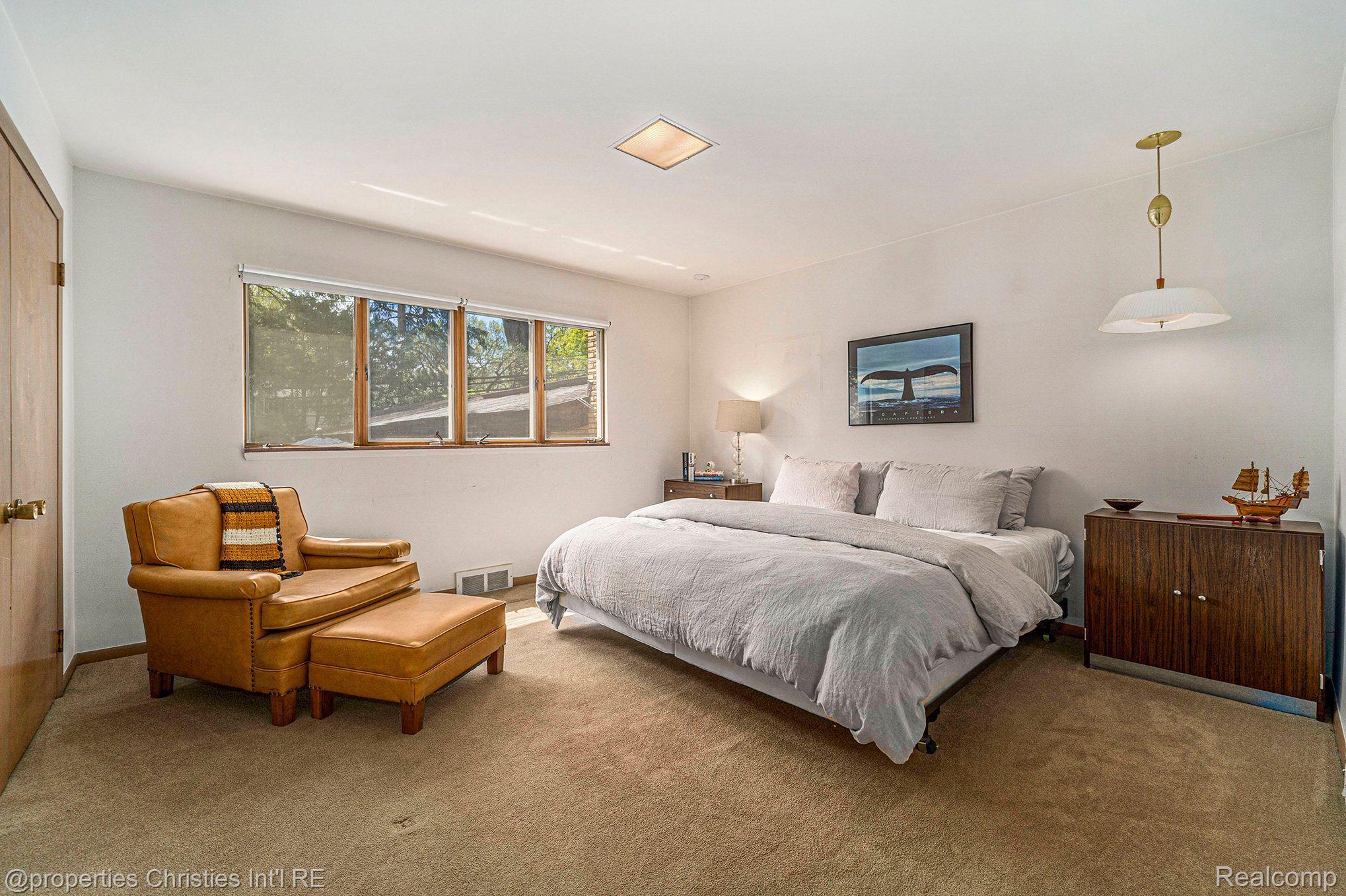 13155 SHERWOOD Drive