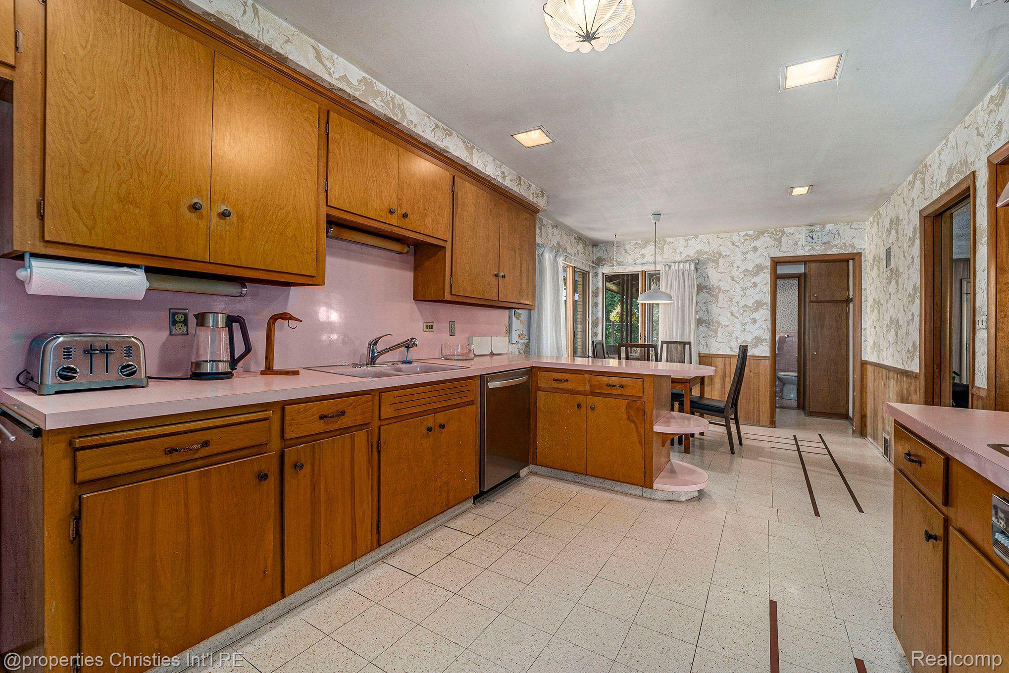 13155 SHERWOOD Drive