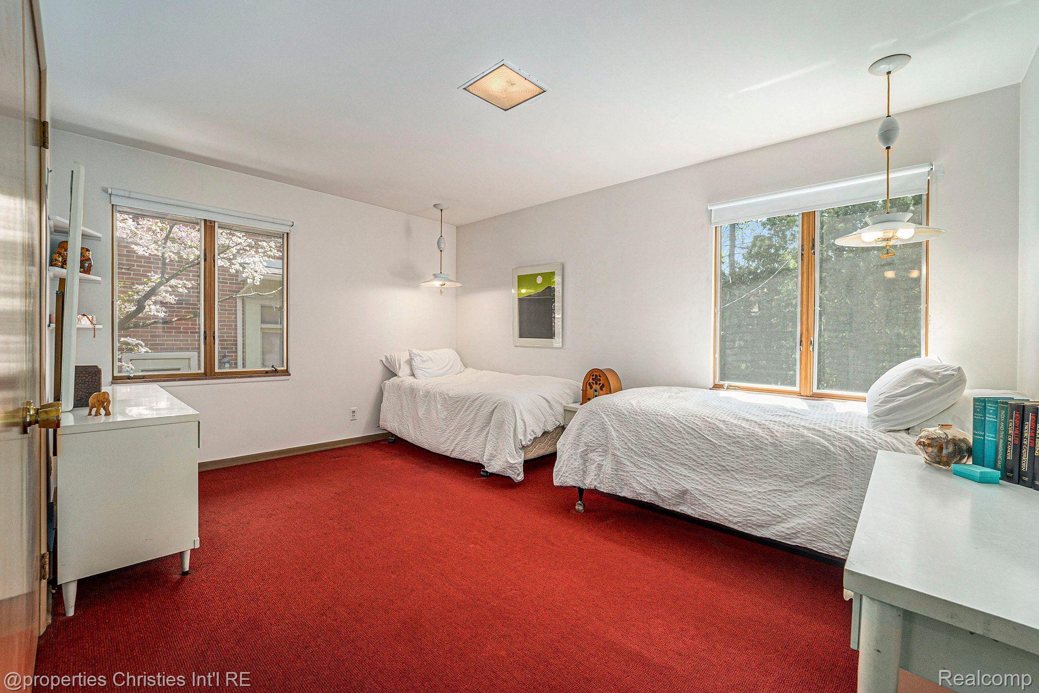 13155 SHERWOOD Drive