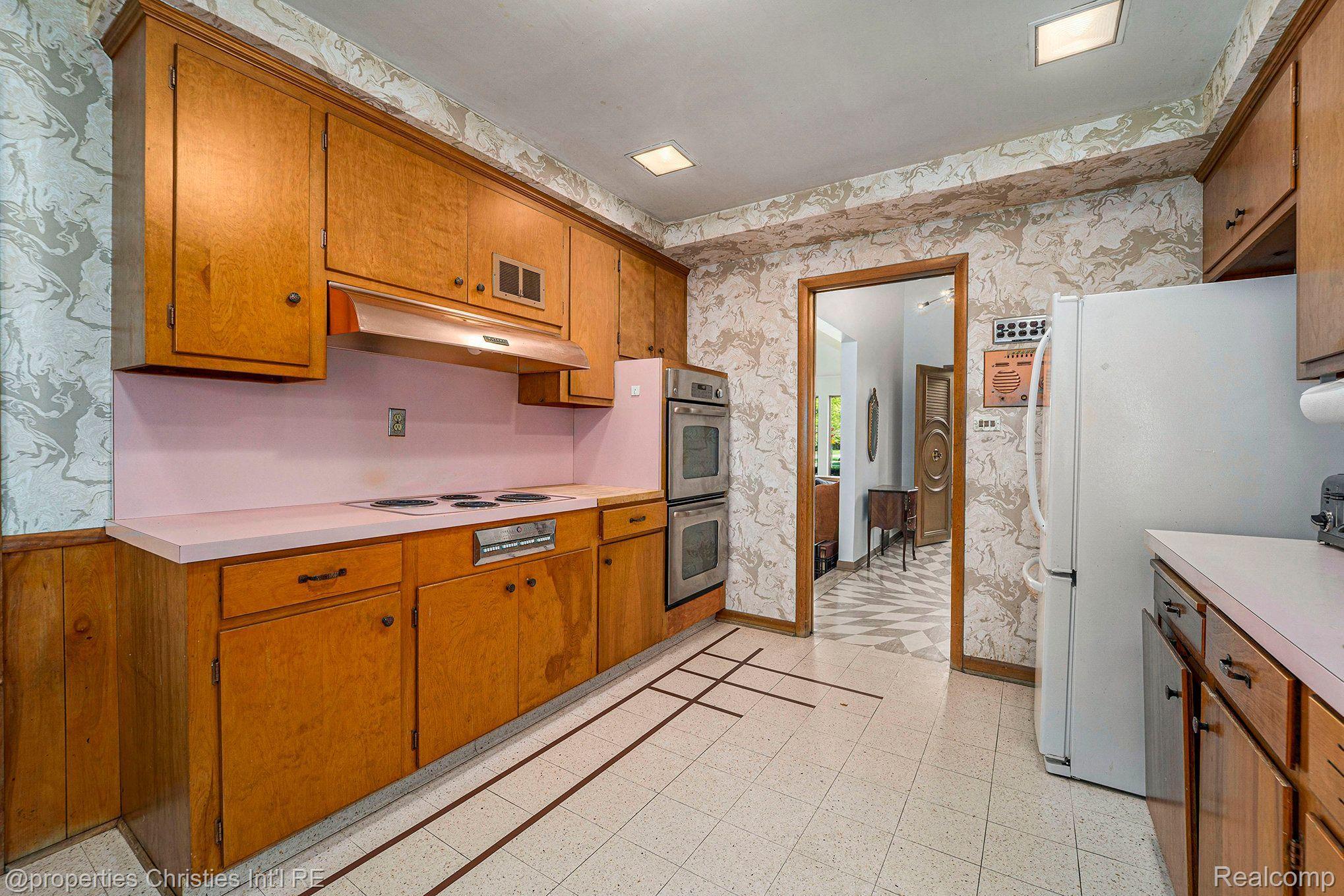 13155 SHERWOOD Drive