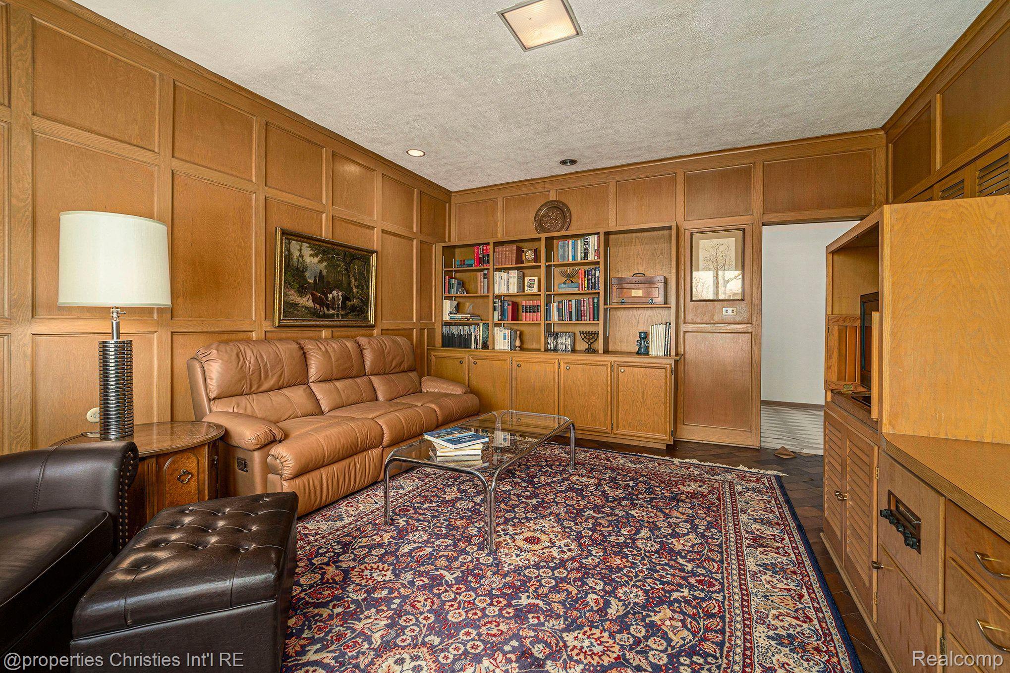 13155 SHERWOOD Drive
