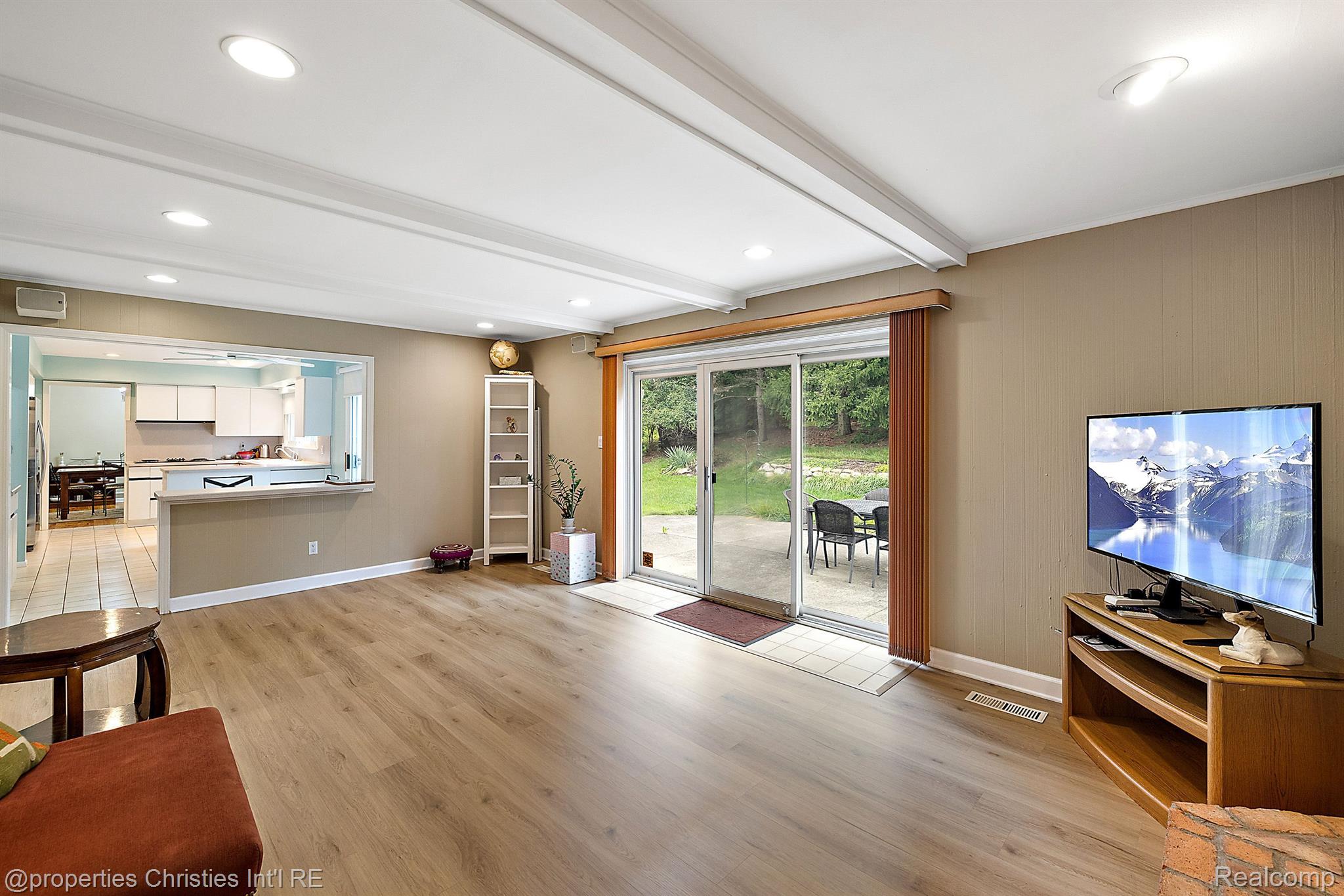 5327 OLD POND Way
