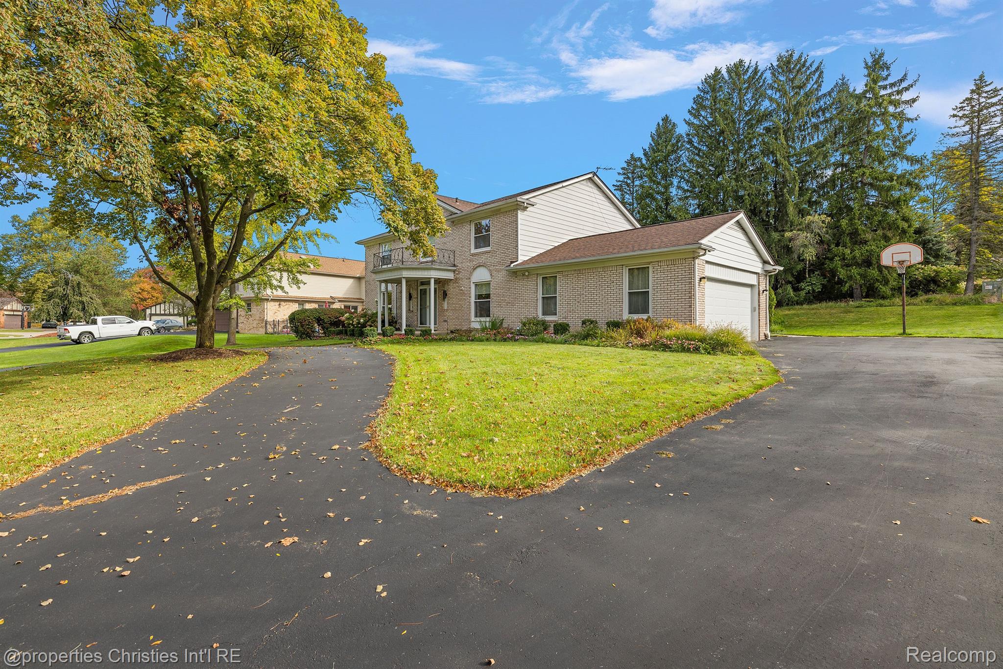 5327 OLD POND Way