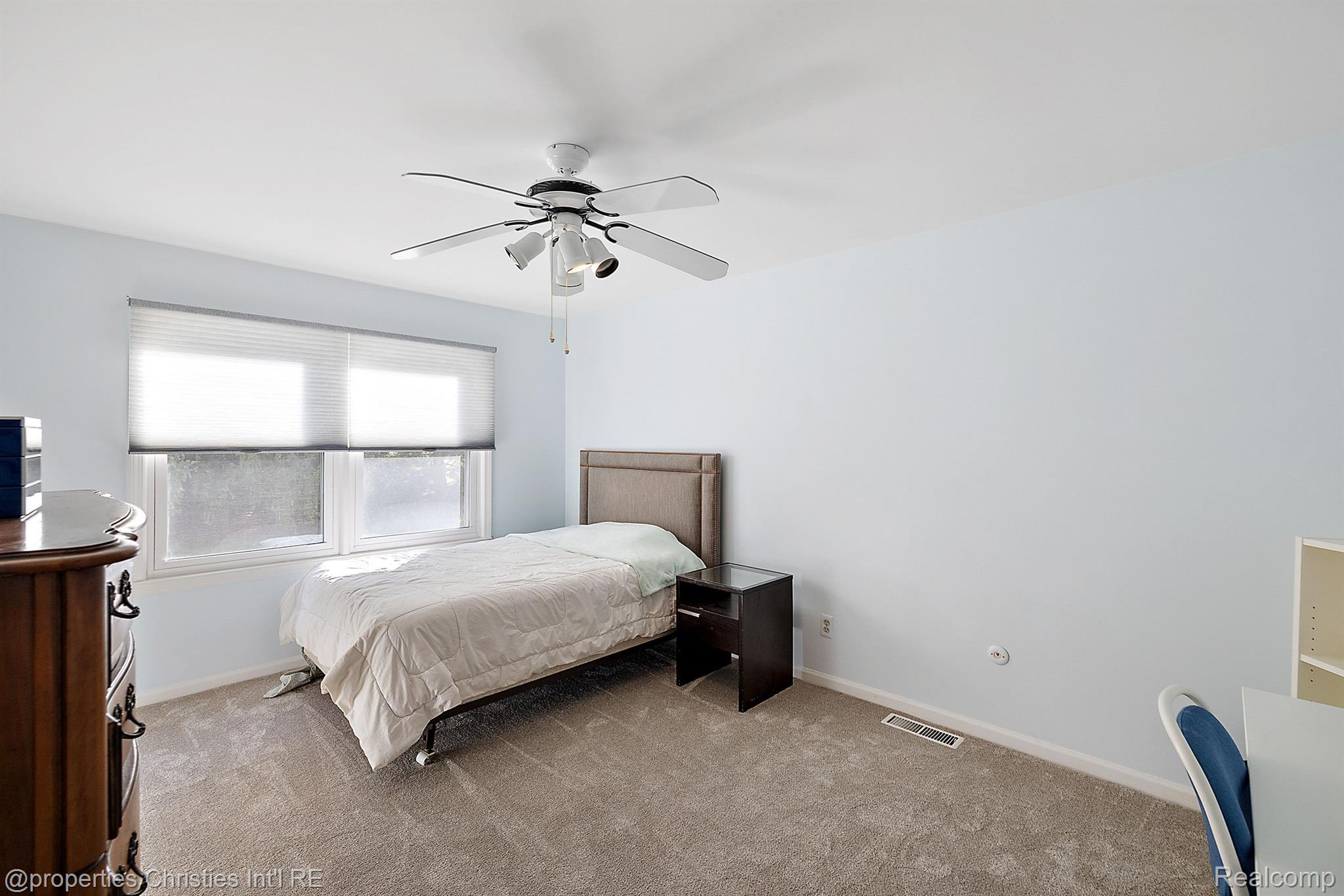 5327 OLD POND Way