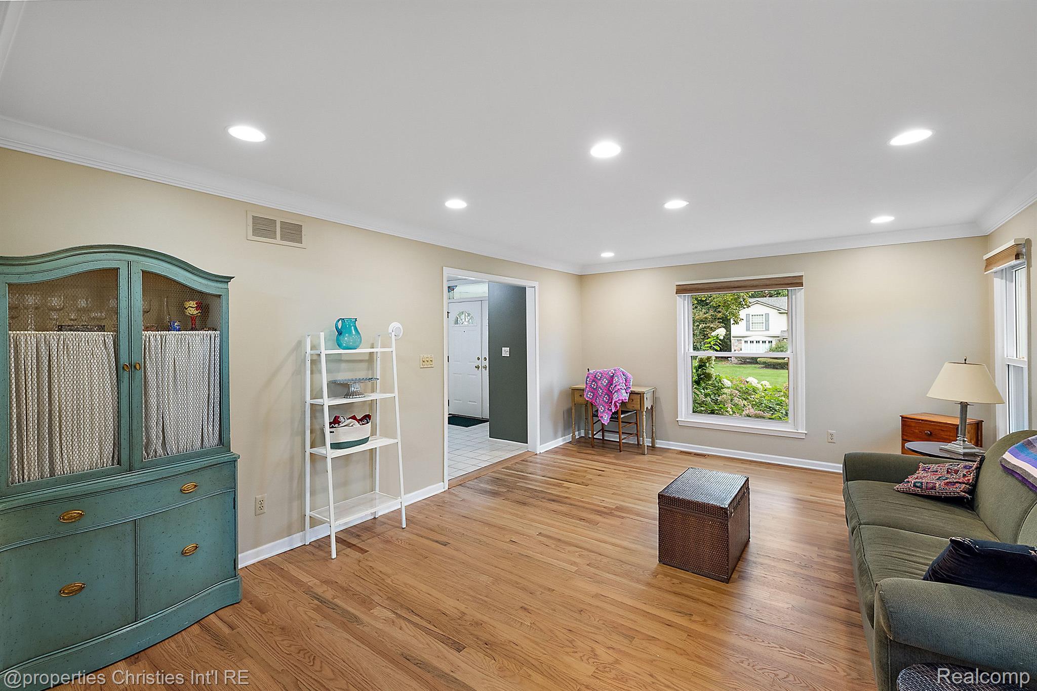 5327 OLD POND Way