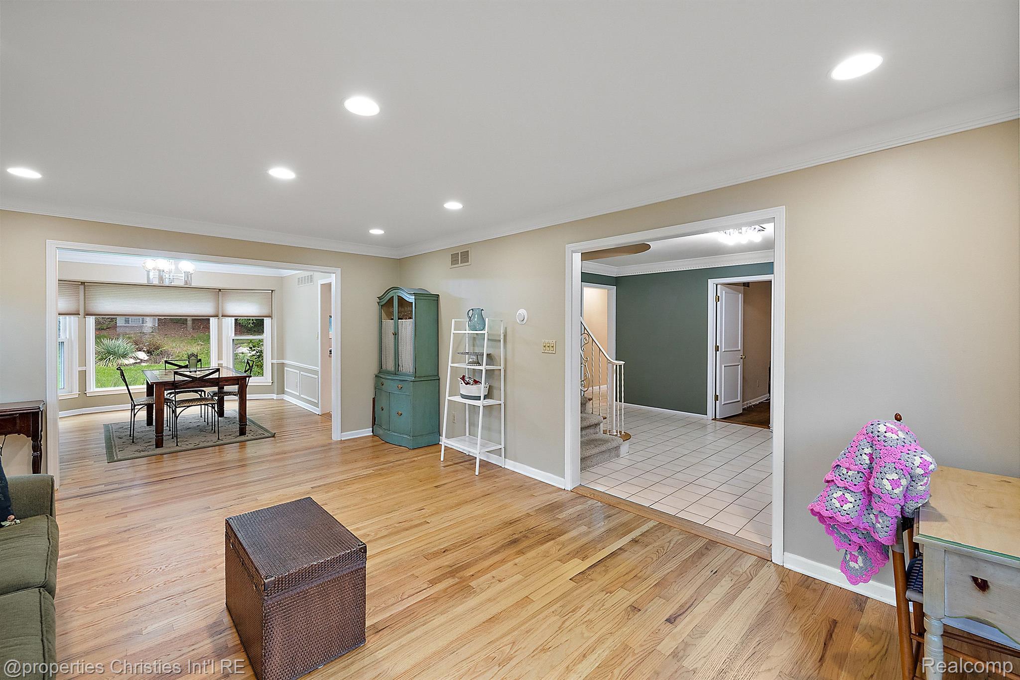 5327 OLD POND Way