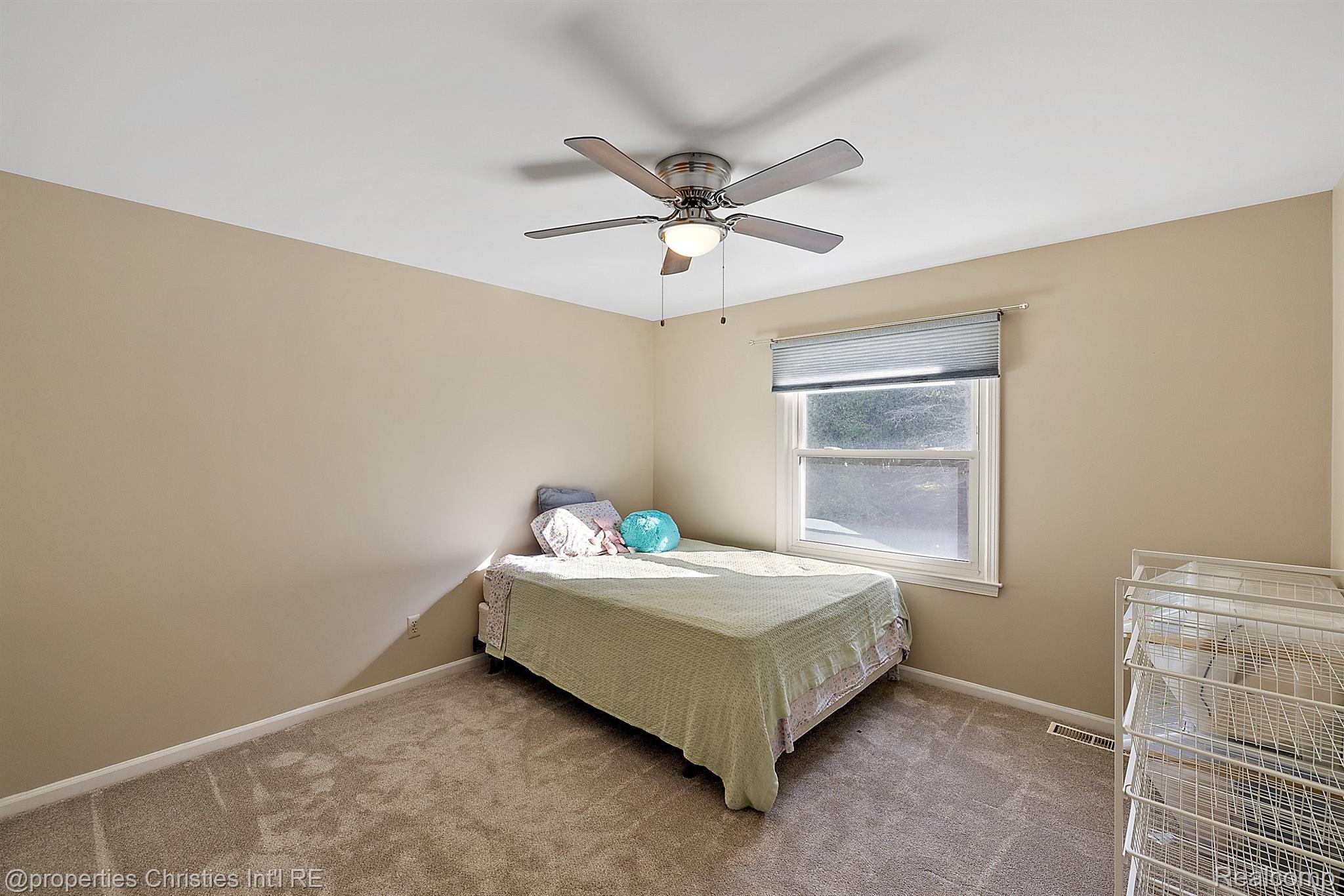 5327 OLD POND Way