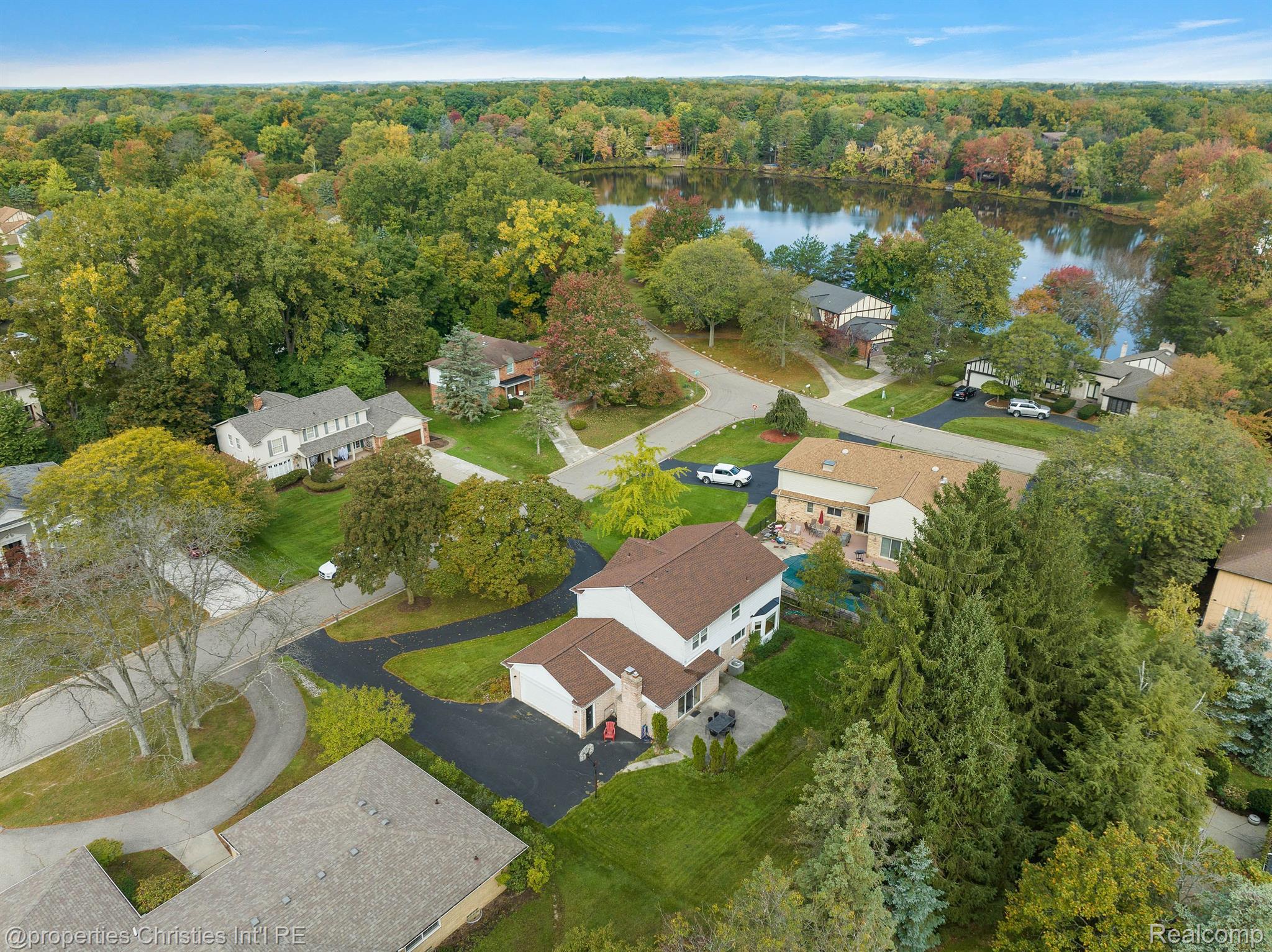5327 OLD POND Way