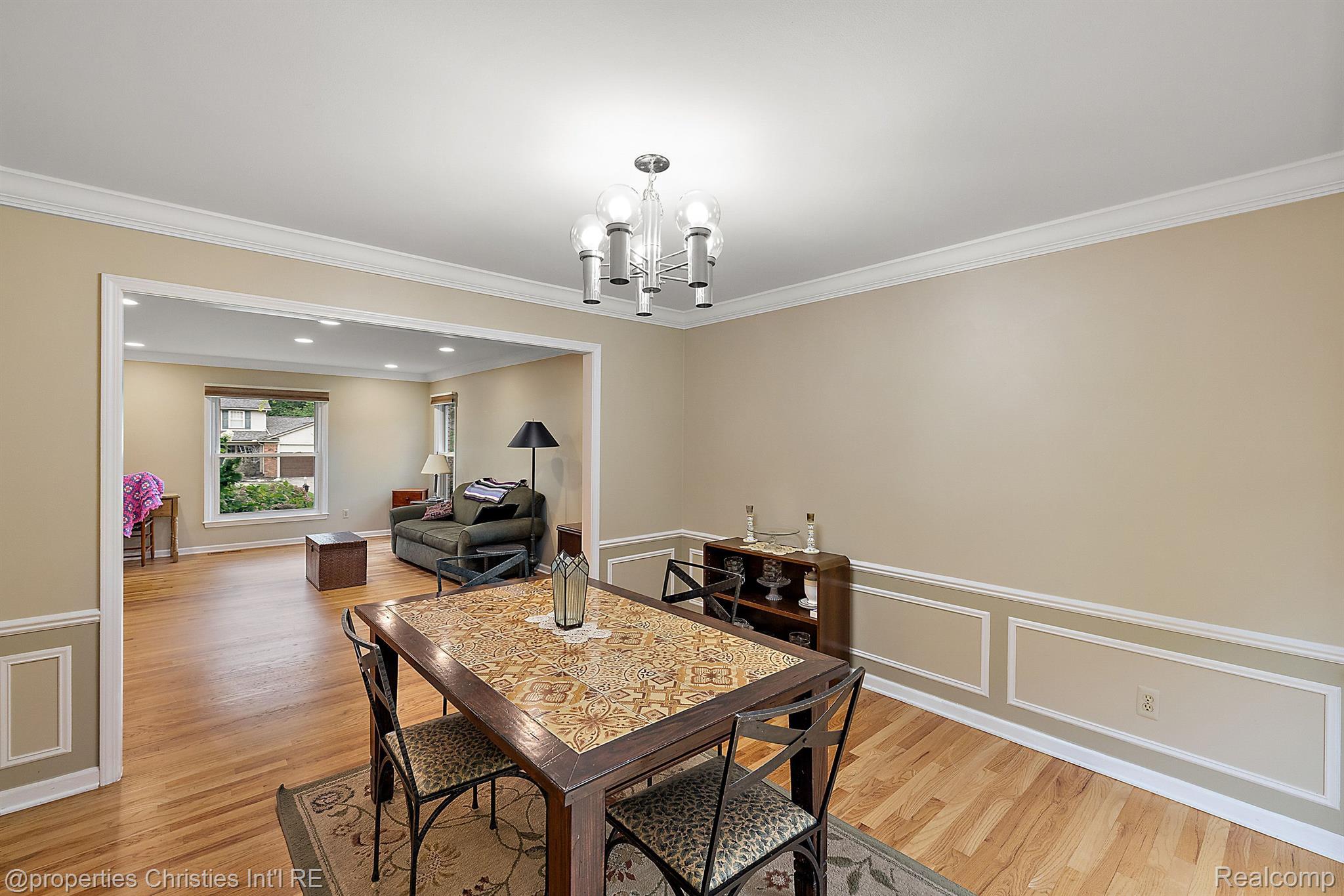 5327 OLD POND Way