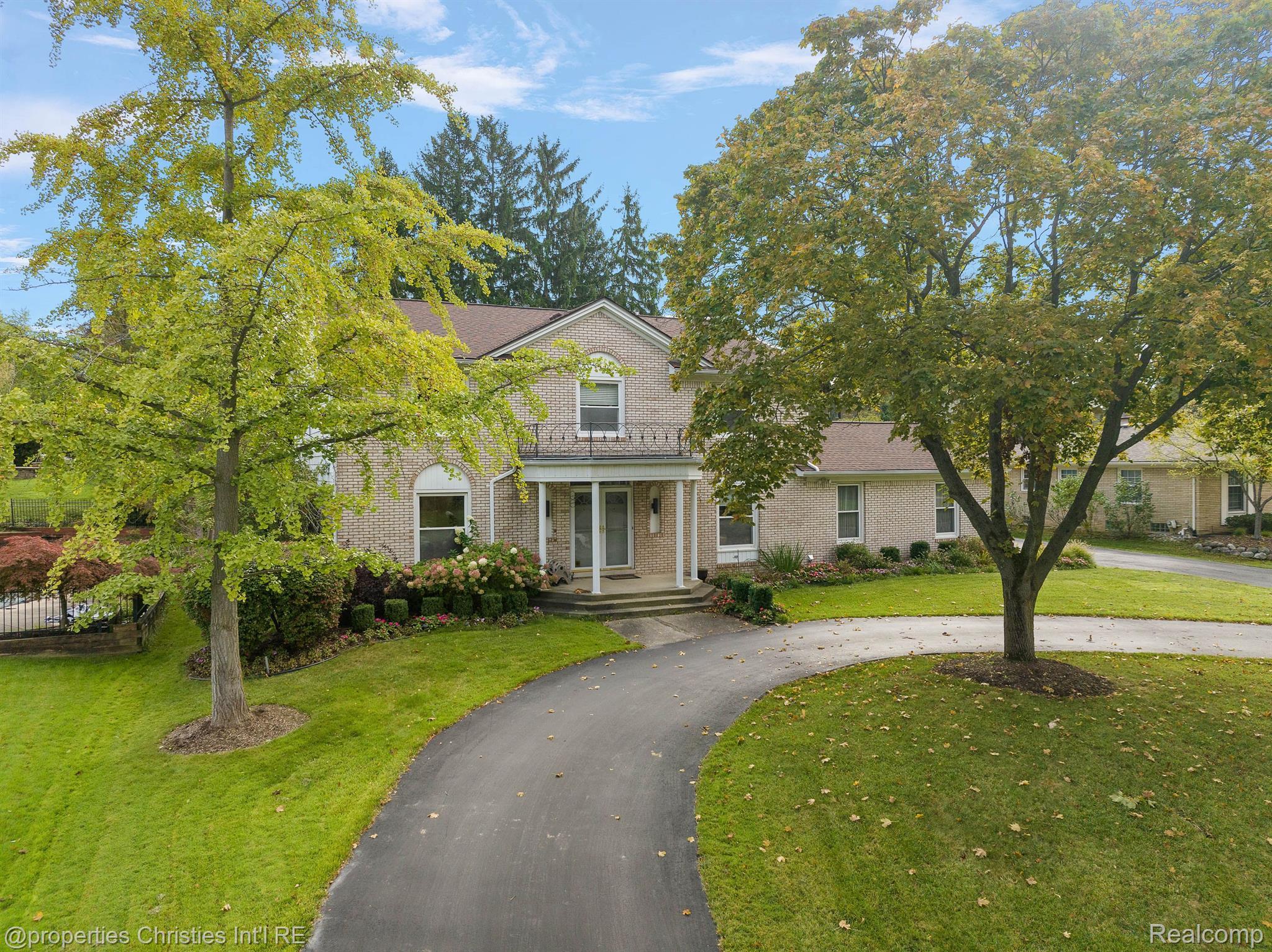 5327 OLD POND Way