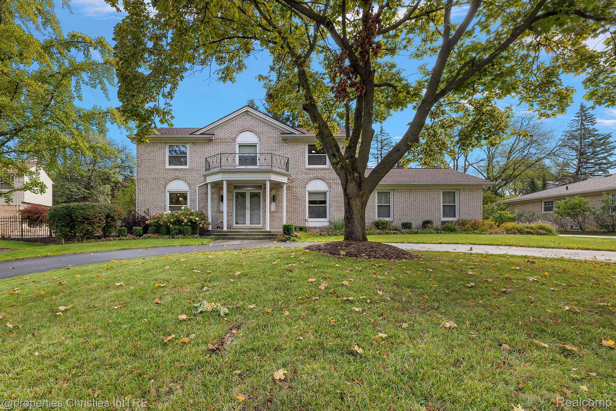5327 OLD POND Way
