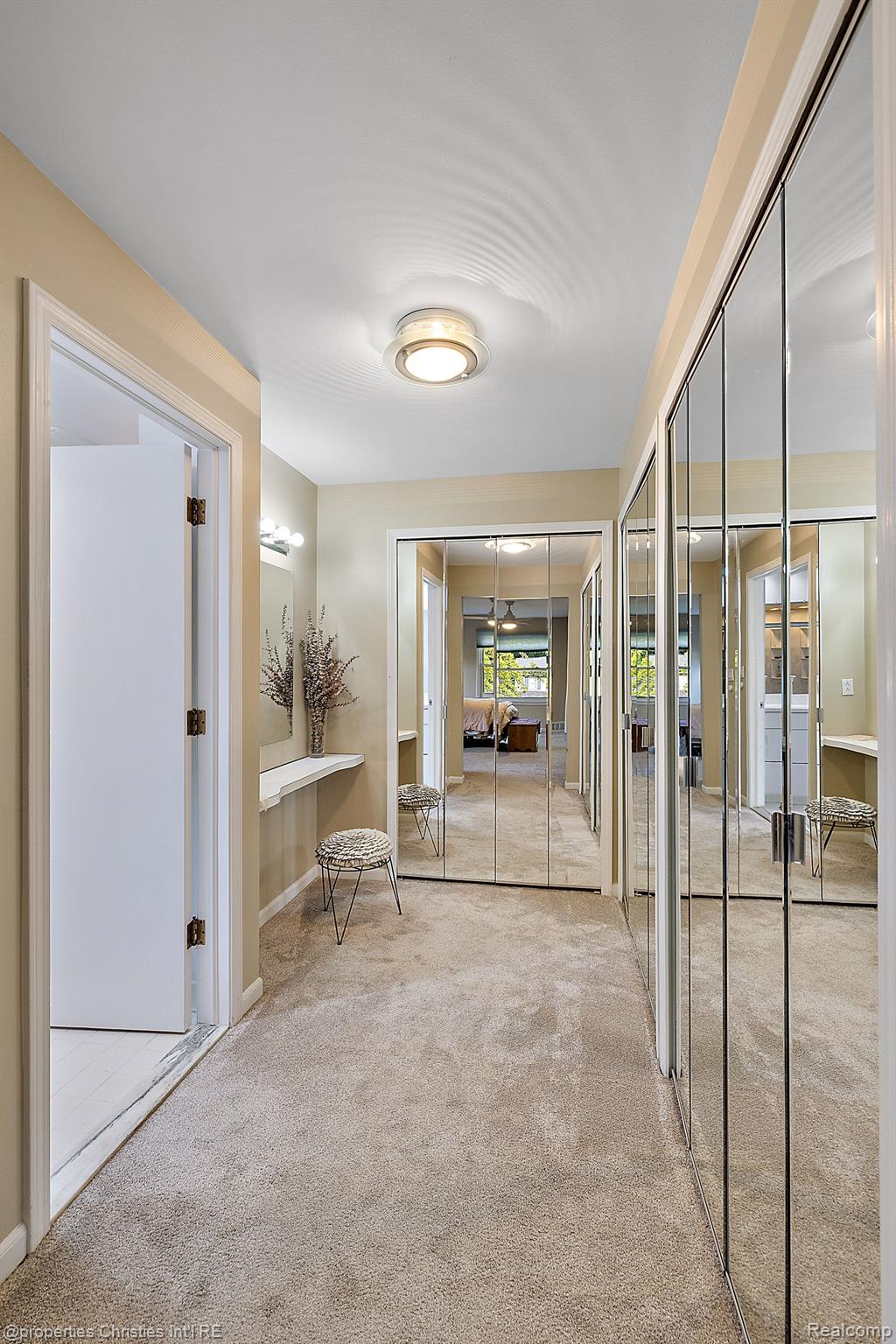 5327 OLD POND Way