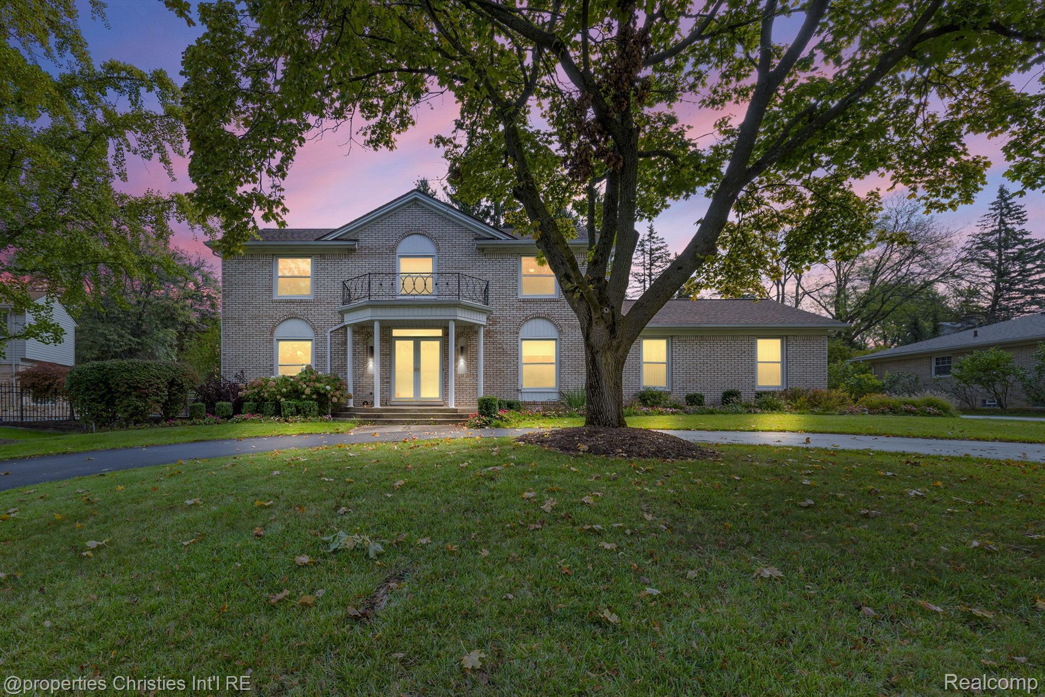 5327 OLD POND Way