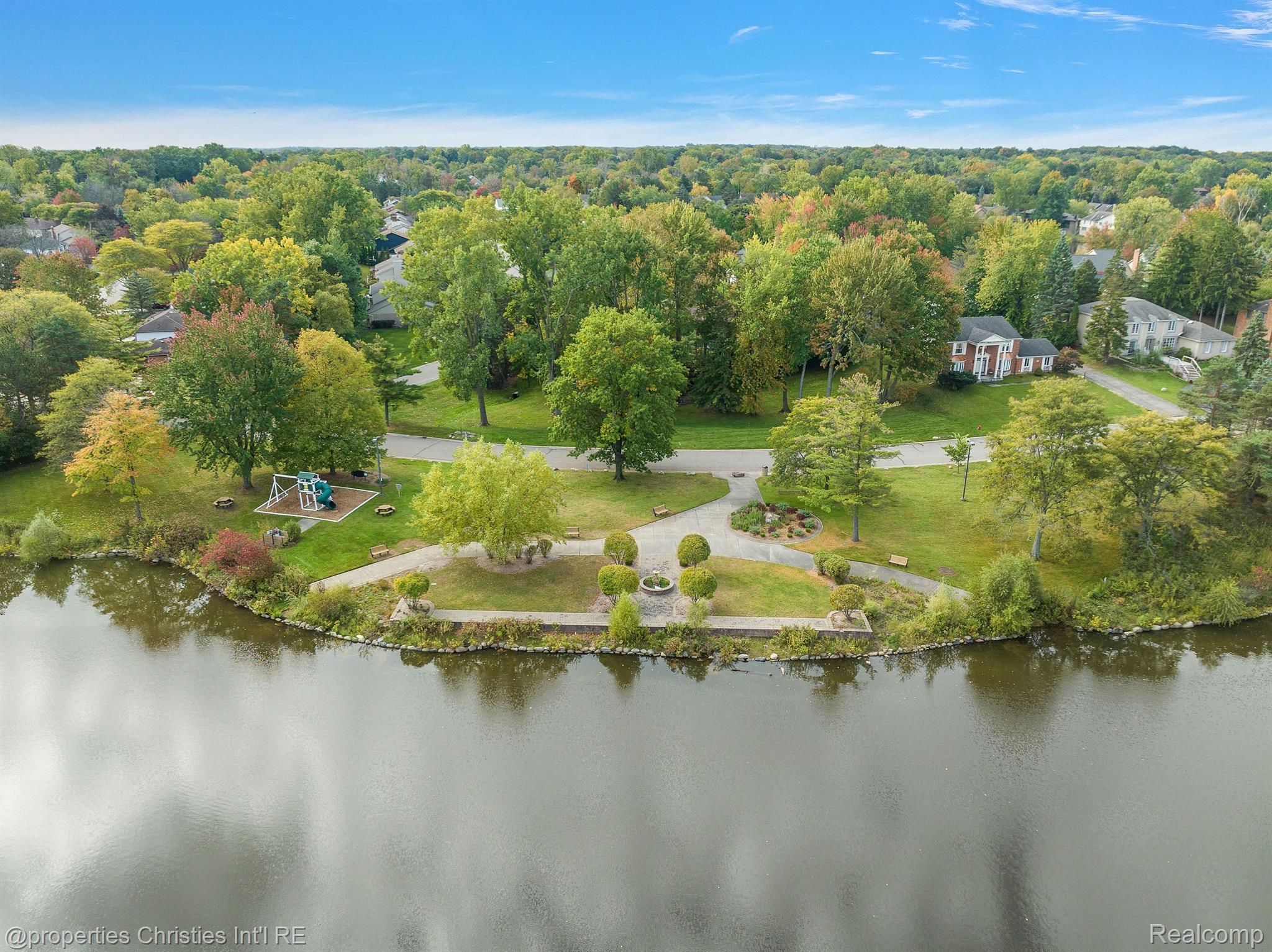 5327 OLD POND Way