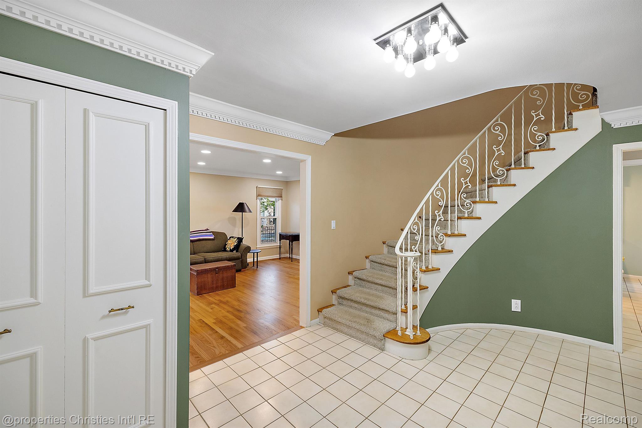 5327 OLD POND Way