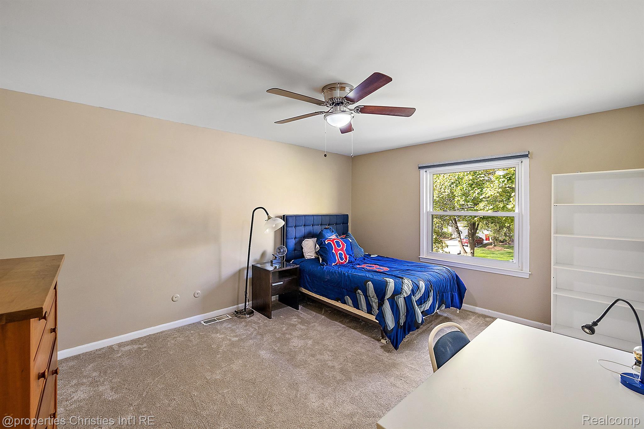 5327 OLD POND Way