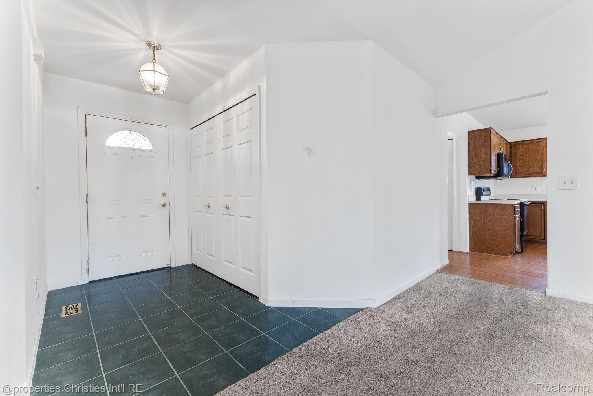 21907 WILSHIRE Circle