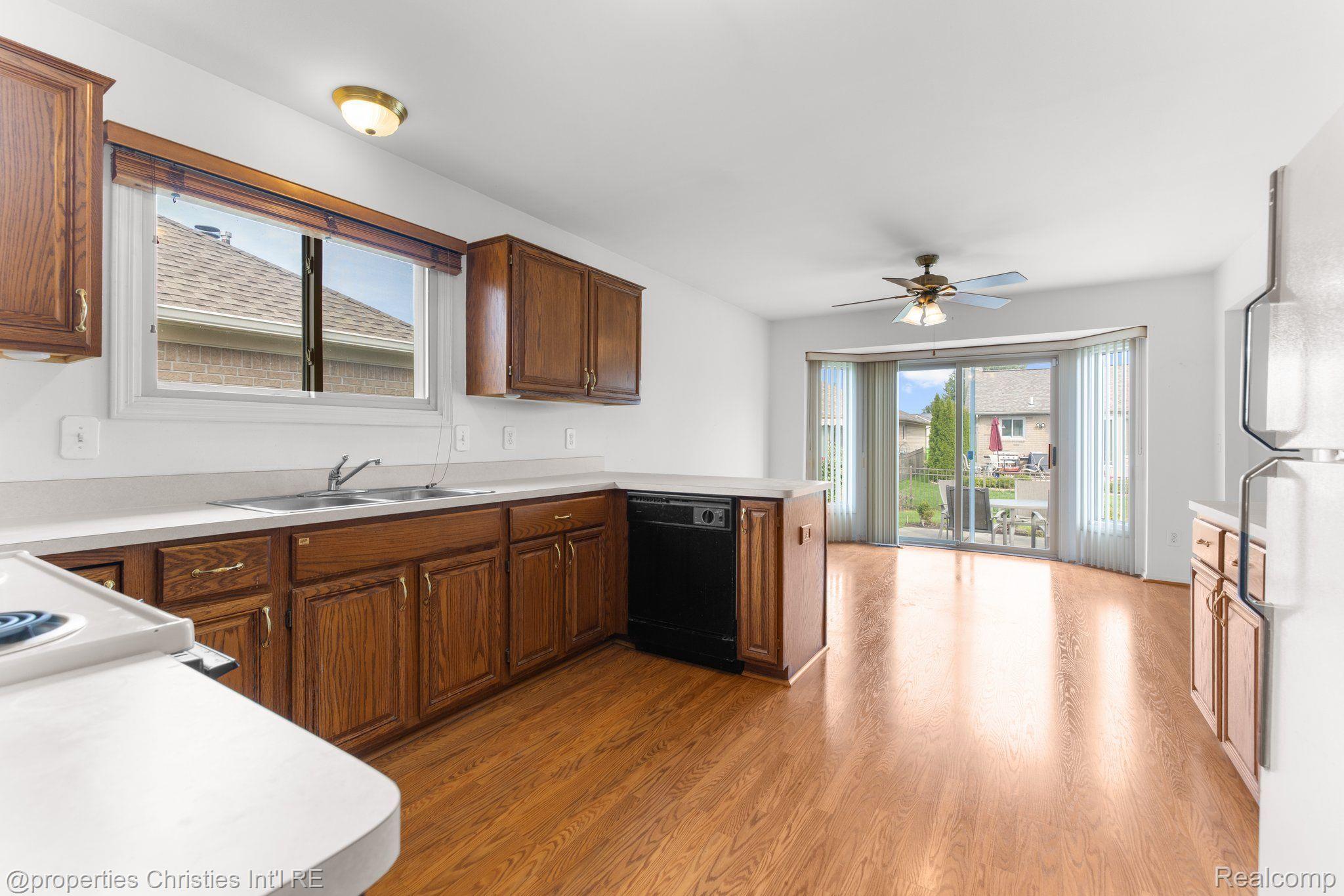 21907 WILSHIRE Circle