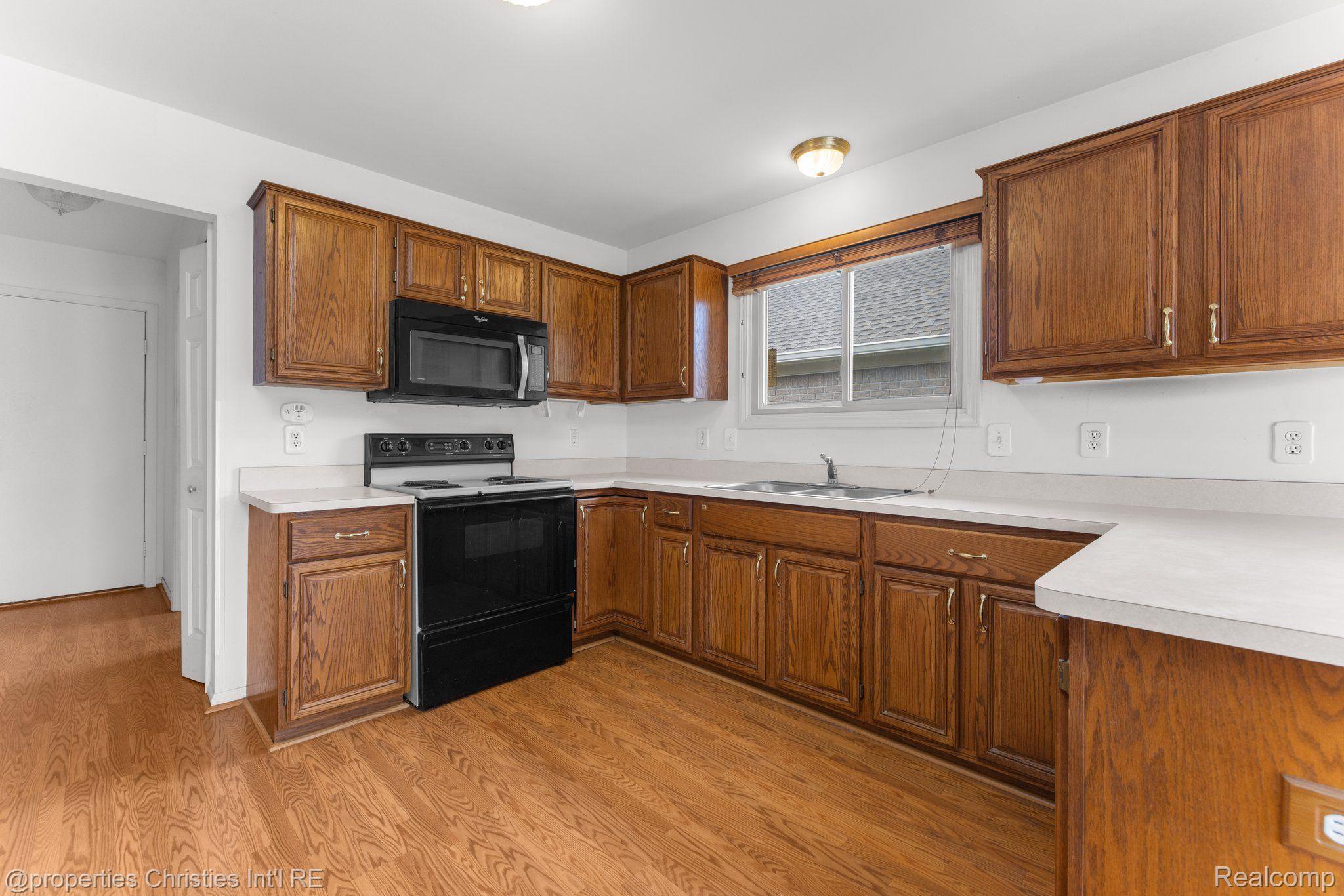 21907 WILSHIRE Circle