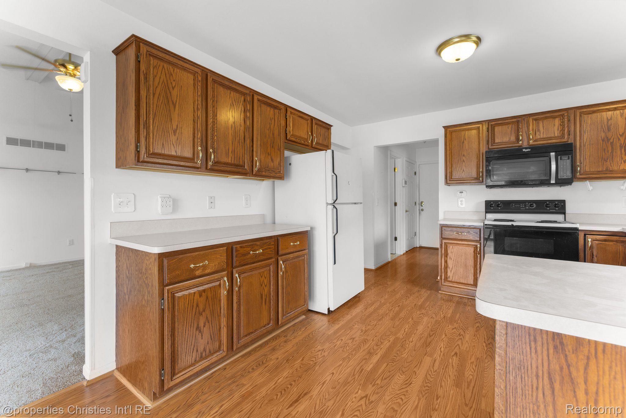 21907 WILSHIRE Circle