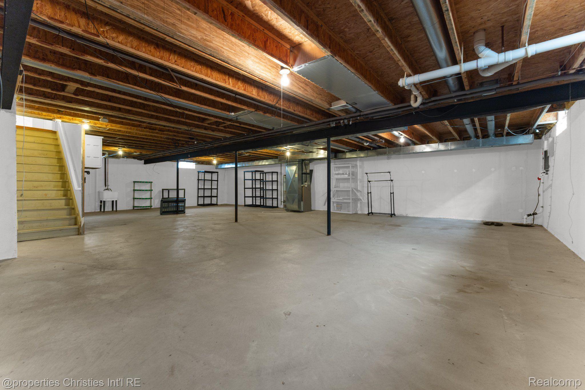 21907 WILSHIRE Circle