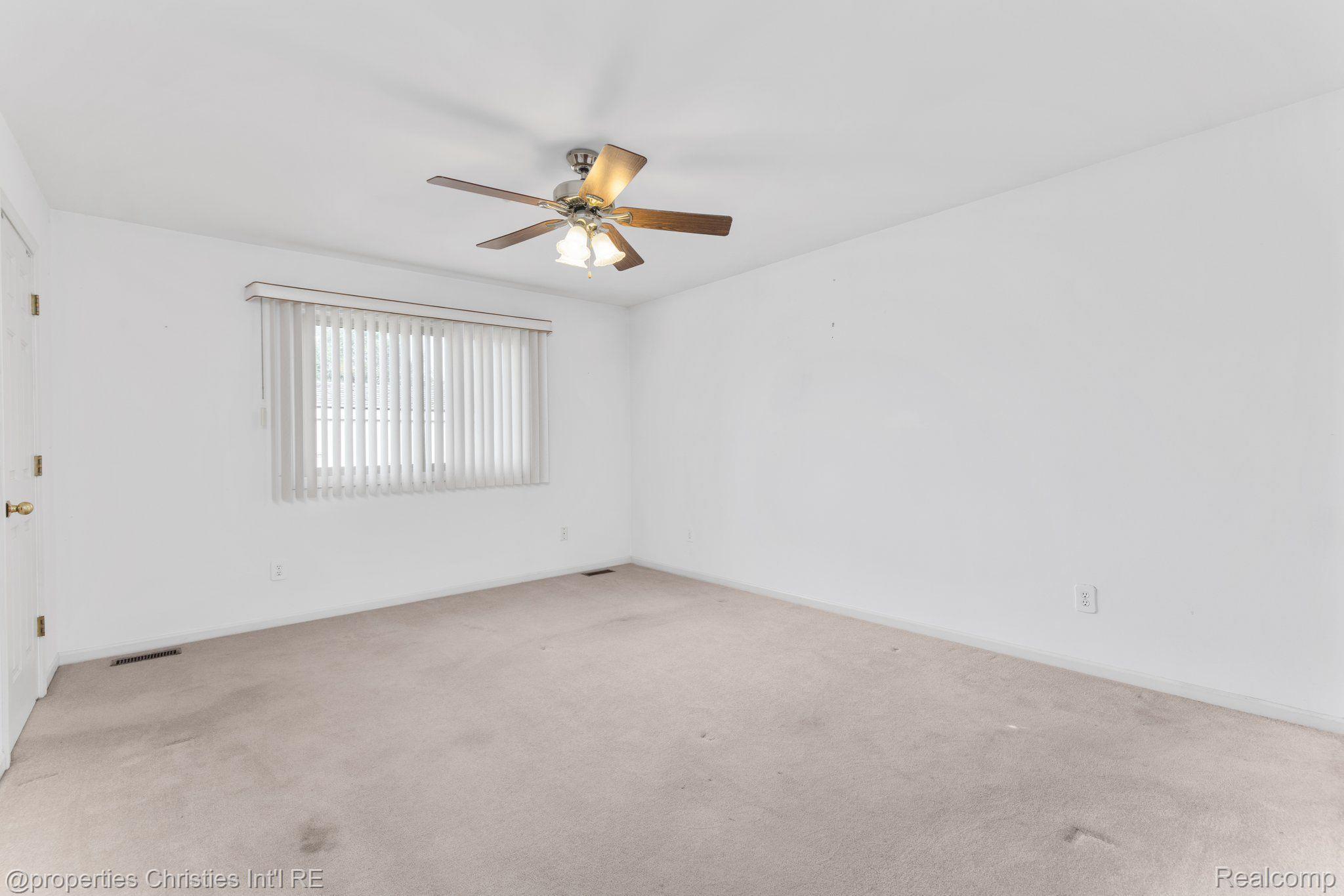 21907 WILSHIRE Circle
