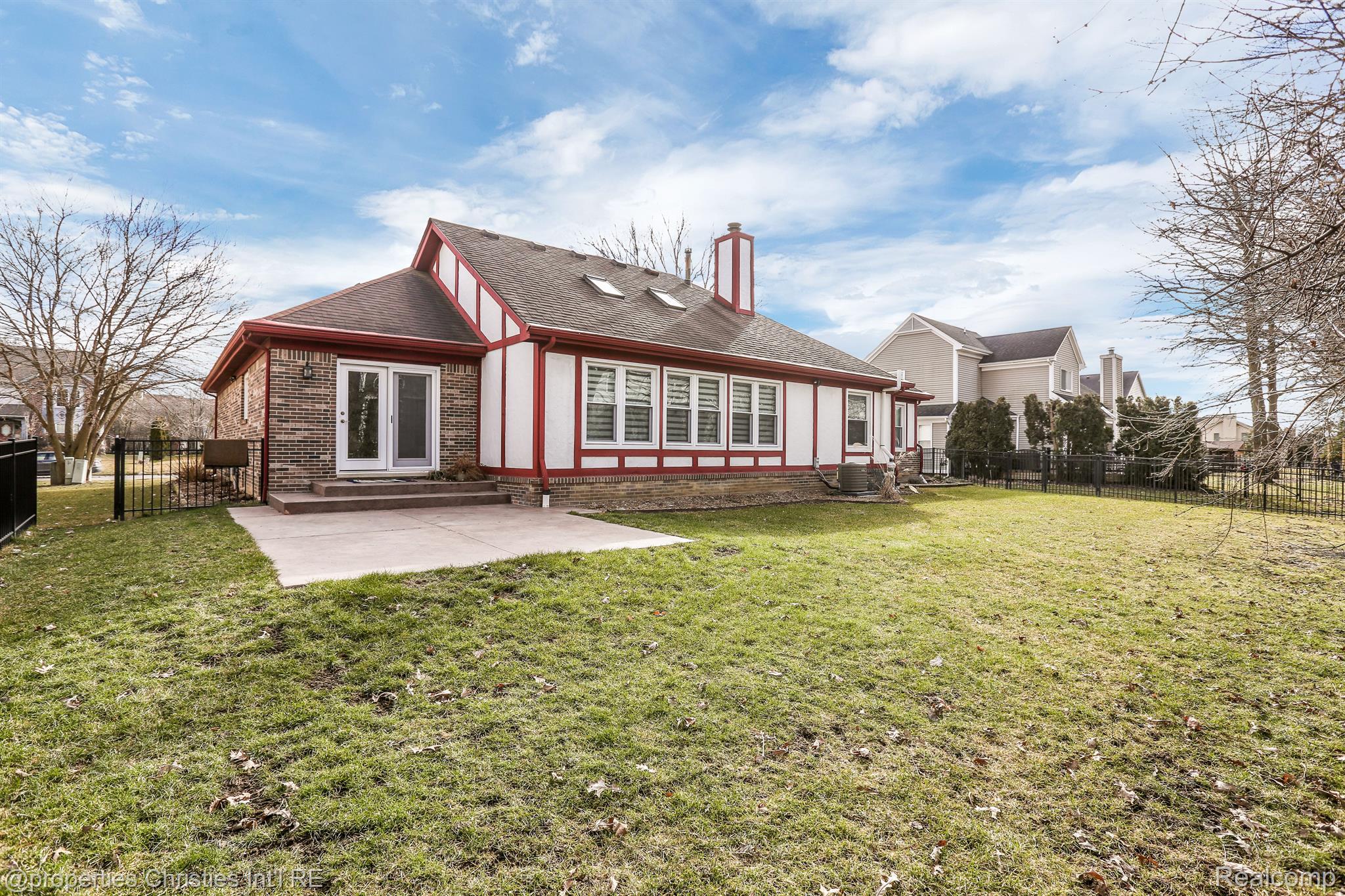 24411 RIDGEVIEW Drive