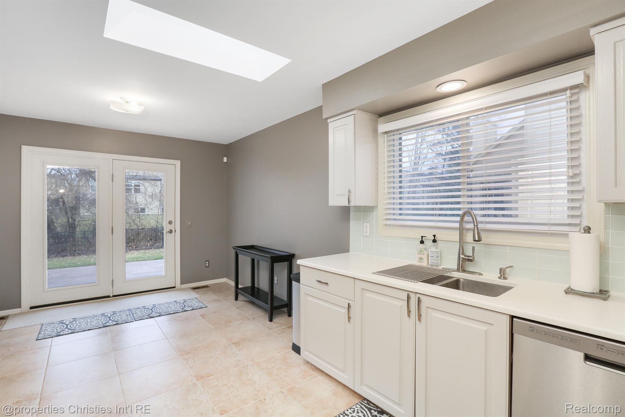 24411 RIDGEVIEW Drive